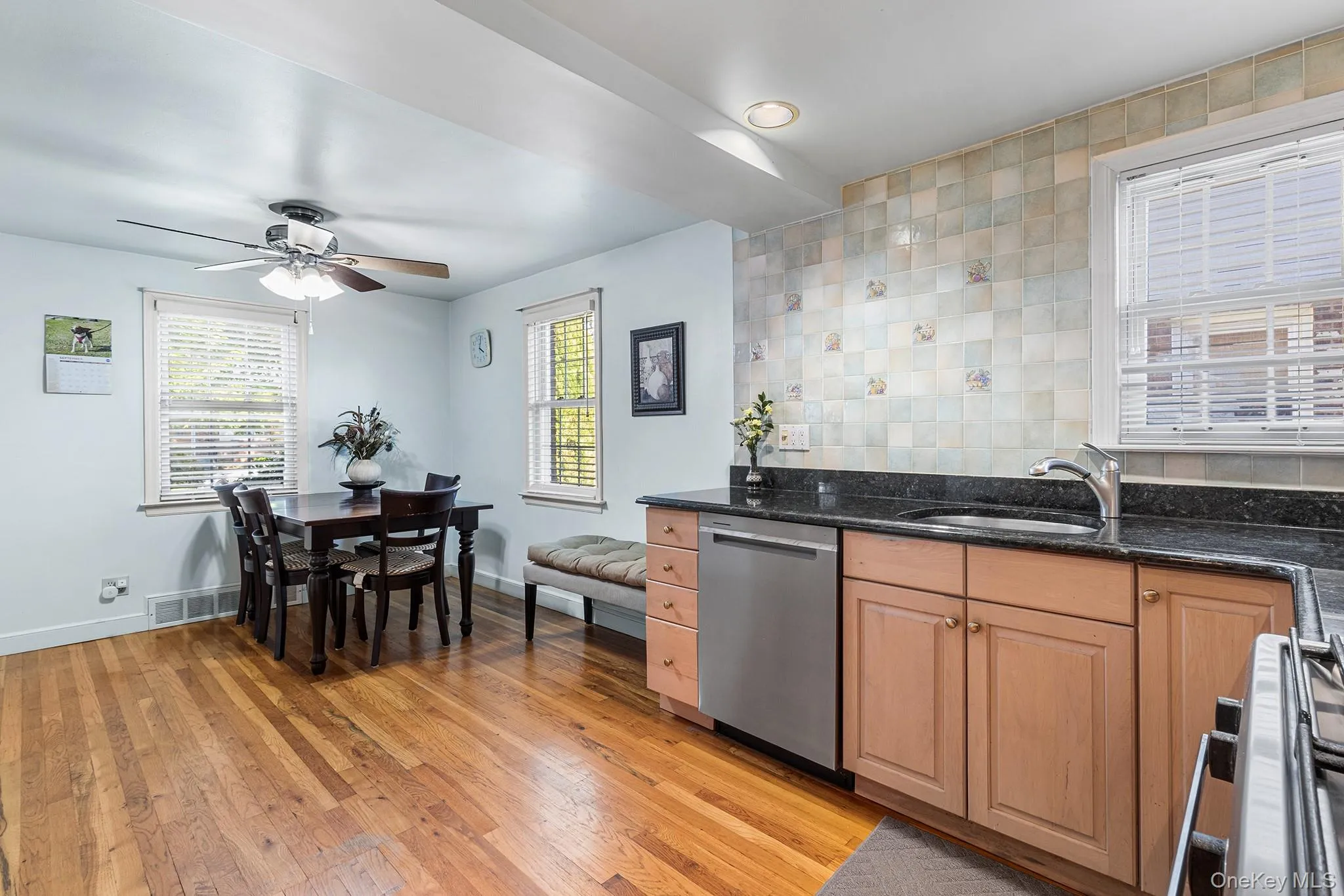 305 White Road, North Hempstead, NY, 3 Bedrooms Bedrooms, 6 Rooms Rooms,2 BathroomsBathrooms,Residential,For Rent,White,0,1054573 305 White Road, North Hempstead, NY, 3 Bedrooms Bedrooms, 6 Rooms Rooms,2 BathroomsBathrooms,Residential,For Rent,White,0,1054573