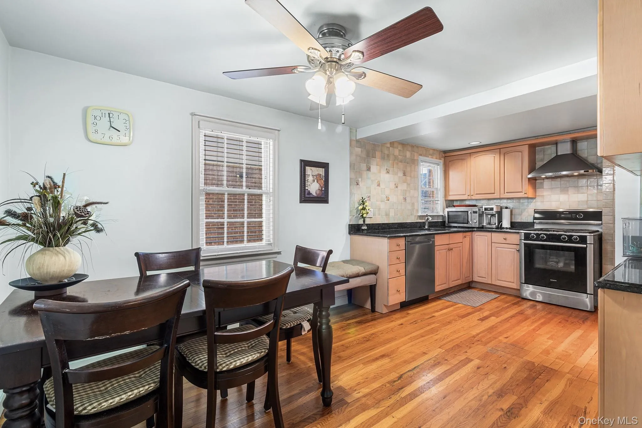 305 White Road, North Hempstead, NY, 3 Bedrooms Bedrooms, 6 Rooms Rooms,2 BathroomsBathrooms,Residential,For Rent,White,0,1054573 305 White Road, North Hempstead, NY, 3 Bedrooms Bedrooms, 6 Rooms Rooms,2 BathroomsBathrooms,Residential,For Rent,White,0,1054573