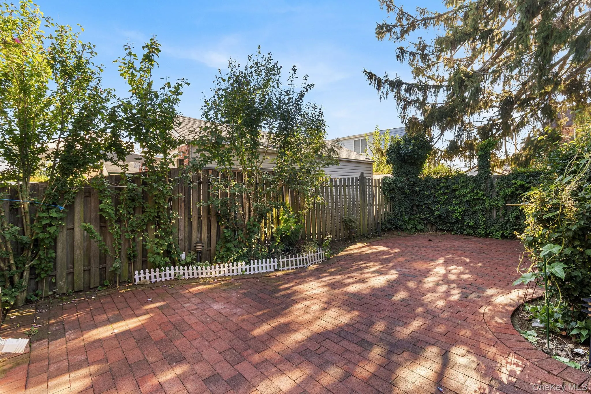 305 White Road, North Hempstead, NY, 3 Bedrooms Bedrooms, 6 Rooms Rooms,2 BathroomsBathrooms,Residential,For Rent,White,0,1054573 305 White Road, North Hempstead, NY, 3 Bedrooms Bedrooms, 6 Rooms Rooms,2 BathroomsBathrooms,Residential,For Rent,White,0,1054573