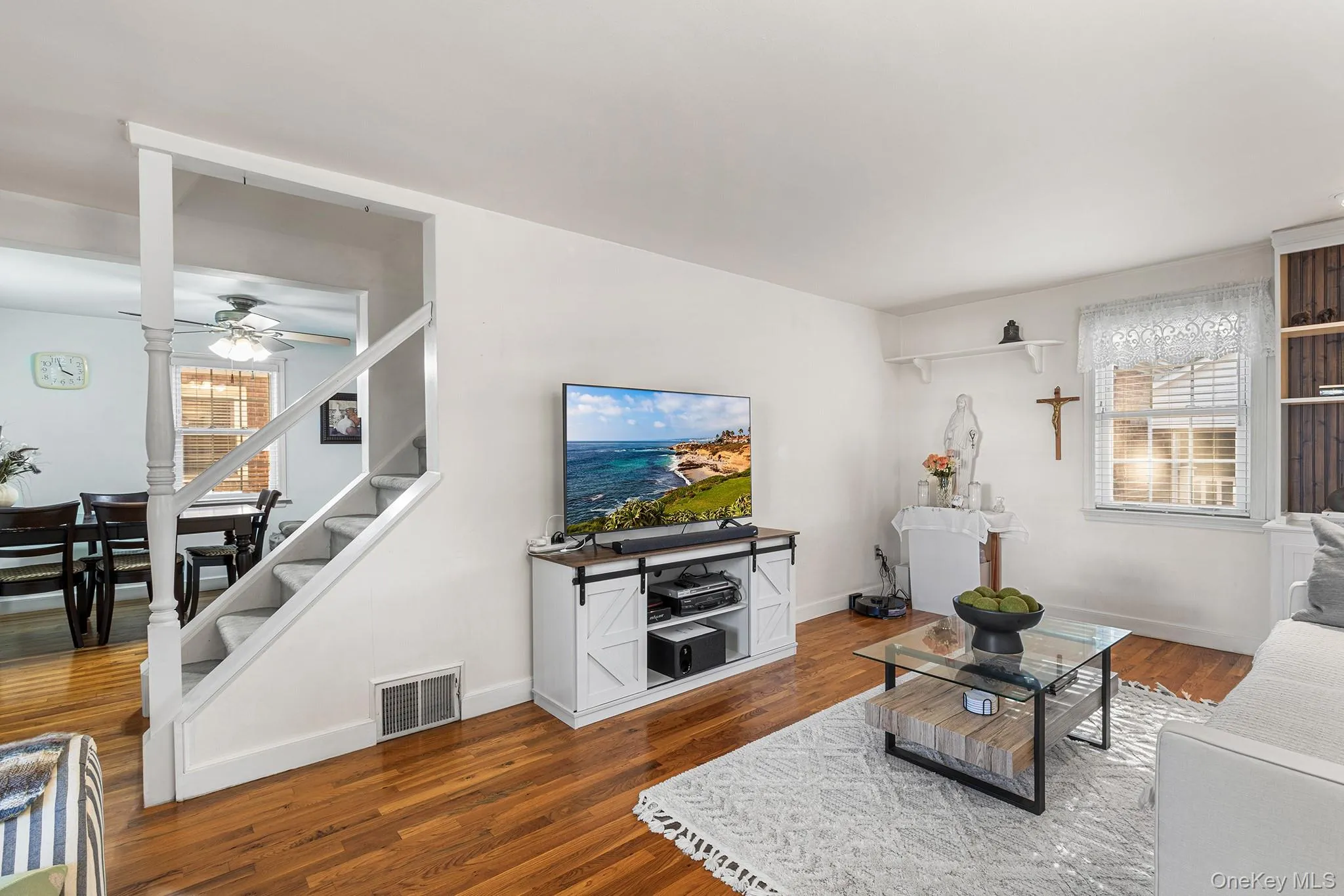 305 White Road, North Hempstead, NY, 3 Bedrooms Bedrooms, 6 Rooms Rooms,2 BathroomsBathrooms,Residential,For Rent,White,0,1054573 305 White Road, North Hempstead, NY, 3 Bedrooms Bedrooms, 6 Rooms Rooms,2 BathroomsBathrooms,Residential,For Rent,White,0,1054573