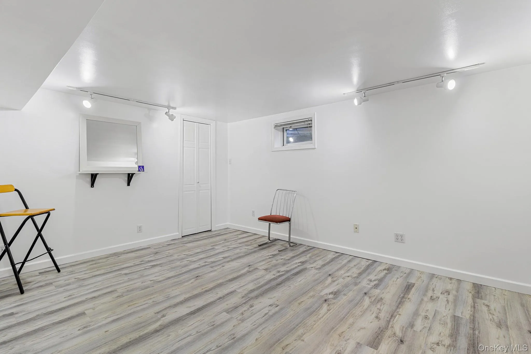 305 White Road, North Hempstead, NY, 3 Bedrooms Bedrooms, 6 Rooms Rooms,2 BathroomsBathrooms,Residential,For Rent,White,0,1054573 305 White Road, North Hempstead, NY, 3 Bedrooms Bedrooms, 6 Rooms Rooms,2 BathroomsBathrooms,Residential,For Rent,White,0,1054573