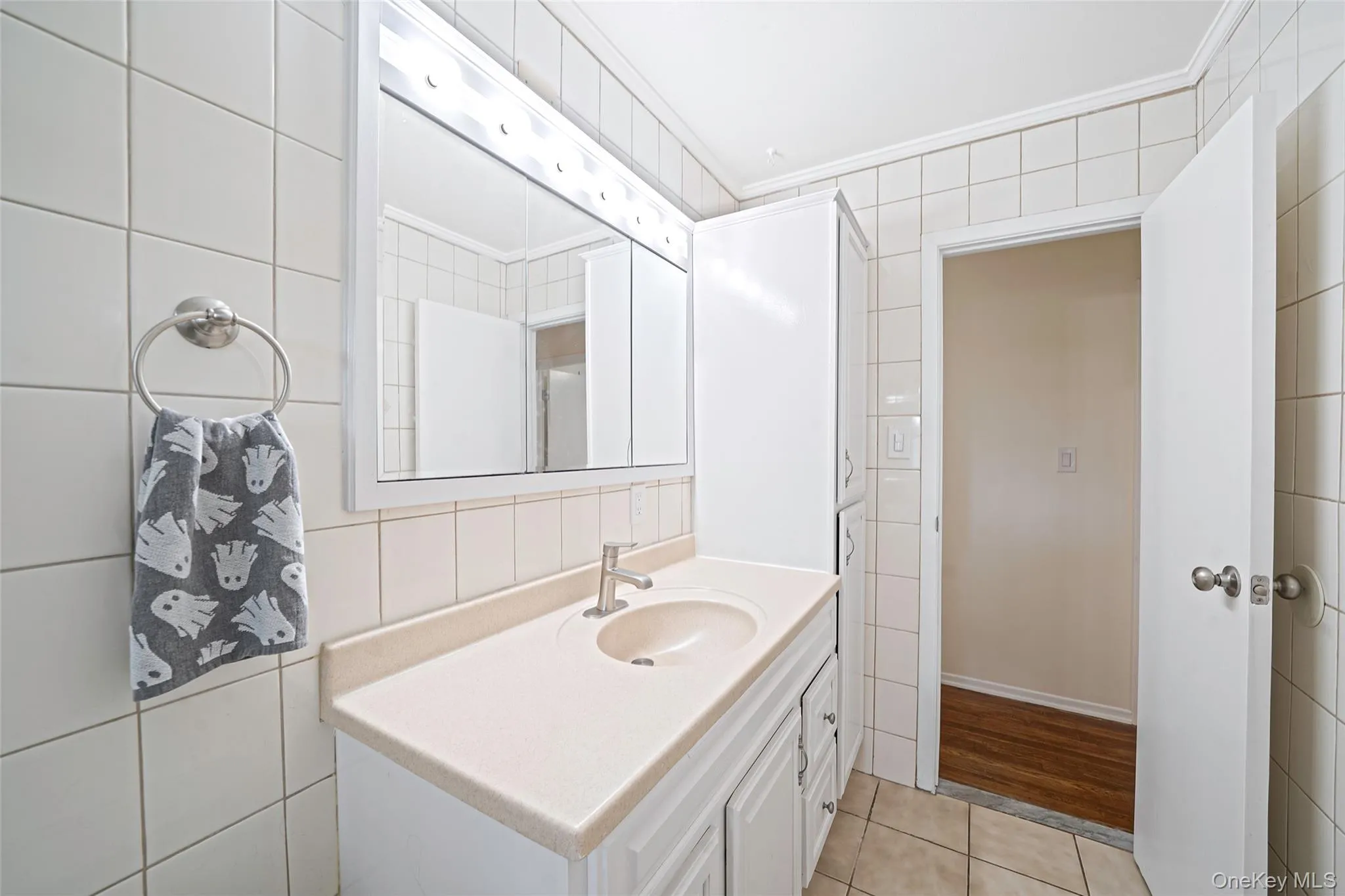 127 Iceland Drive, Huntington, NY, 4 Bedrooms Bedrooms, 9 Rooms Rooms,2 BathroomsBathrooms,Residential,For Rent,Iceland,0,1054577 127 Iceland Drive, Huntington, NY, 4 Bedrooms Bedrooms, 9 Rooms Rooms,2 BathroomsBathrooms,Residential,For Rent,Iceland,0,1054577