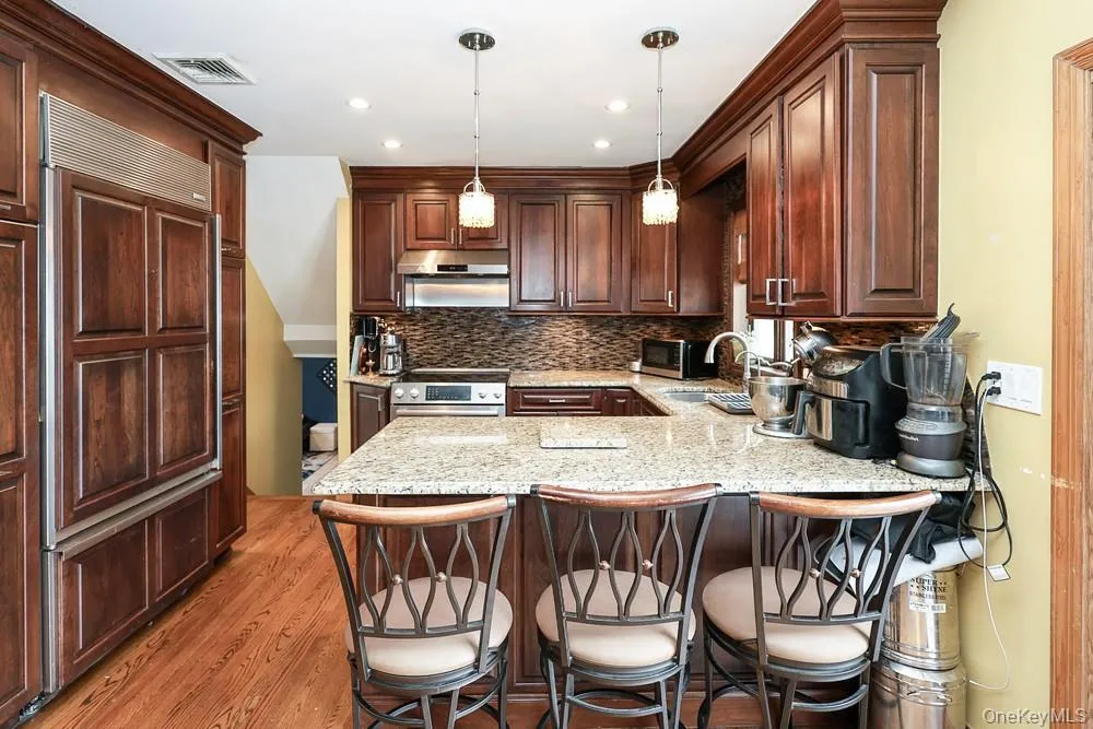 21 Kathleen Drive, Oyster Bay, NY, 4 Bedrooms Bedrooms, 8 Rooms Rooms,3 BathroomsBathrooms,Residential,For Rent,Kathleen,0,1054579 21 Kathleen Drive, Oyster Bay, NY, 4 Bedrooms Bedrooms, 8 Rooms Rooms,3 BathroomsBathrooms,Residential,For Rent,Kathleen,0,1054579