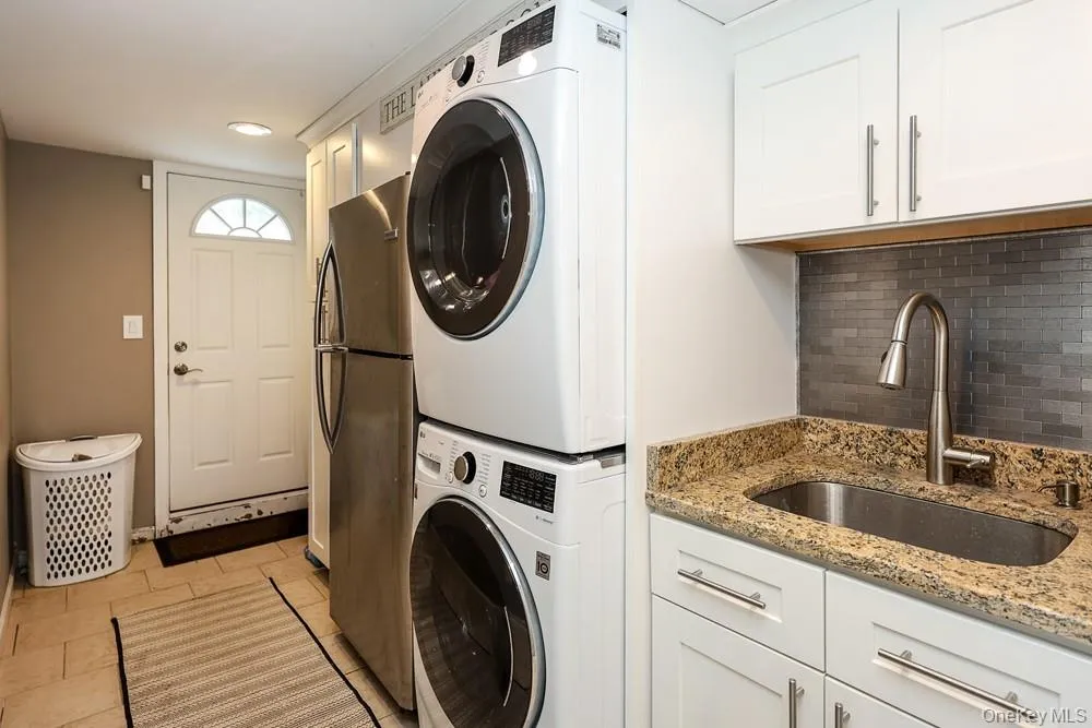 21 Kathleen Drive, Oyster Bay, NY, 4 Bedrooms Bedrooms, 8 Rooms Rooms,3 BathroomsBathrooms,Residential,For Rent,Kathleen,0,1054579 21 Kathleen Drive, Oyster Bay, NY, 4 Bedrooms Bedrooms, 8 Rooms Rooms,3 BathroomsBathrooms,Residential,For Rent,Kathleen,0,1054579