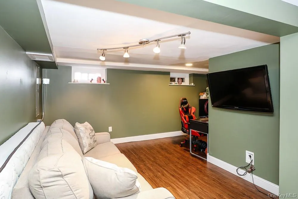 21 Kathleen Drive, Oyster Bay, NY, 4 Bedrooms Bedrooms, 8 Rooms Rooms,3 BathroomsBathrooms,Residential,For Rent,Kathleen,0,1054579 21 Kathleen Drive, Oyster Bay, NY, 4 Bedrooms Bedrooms, 8 Rooms Rooms,3 BathroomsBathrooms,Residential,For Rent,Kathleen,0,1054579