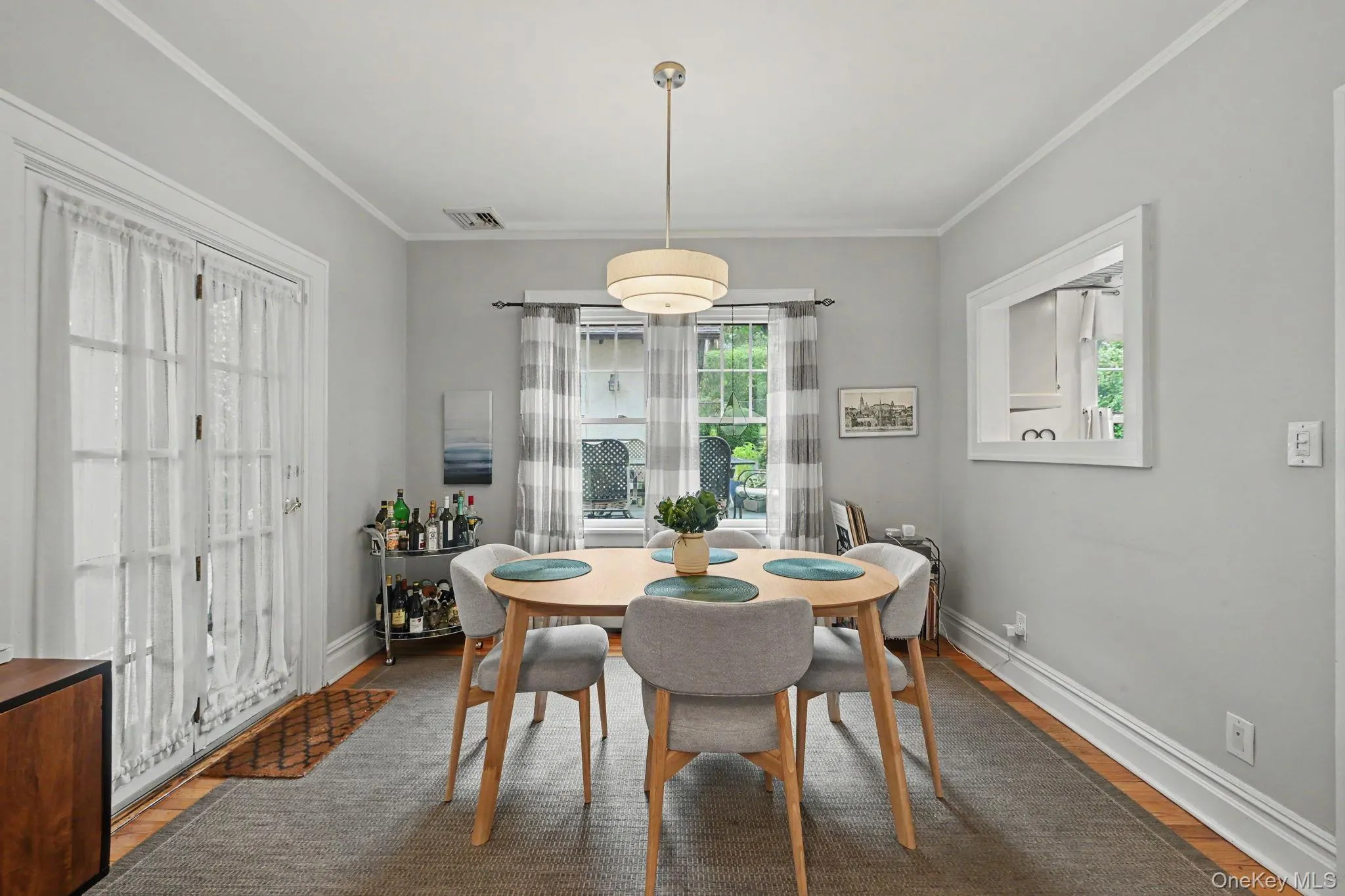 72 Hartsdale Avenue, Greenburgh, NY, 3 Bedrooms Bedrooms, 6 Rooms Rooms,2 BathroomsBathrooms,Residential,For Rent,Hartsdale,0,1054580 72 Hartsdale Avenue, Greenburgh, NY, 3 Bedrooms Bedrooms, 6 Rooms Rooms,2 BathroomsBathrooms,Residential,For Rent,Hartsdale,0,1054580