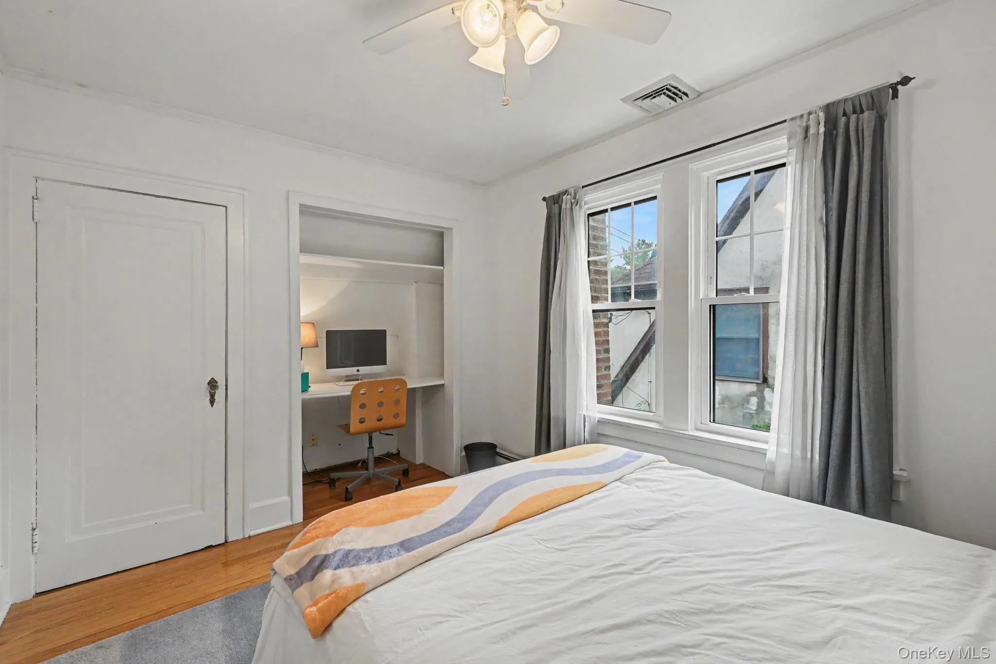 72 Hartsdale Avenue, Greenburgh, NY, 3 Bedrooms Bedrooms, 6 Rooms Rooms,2 BathroomsBathrooms,Residential,For Rent,Hartsdale,0,1054580 72 Hartsdale Avenue, Greenburgh, NY, 3 Bedrooms Bedrooms, 6 Rooms Rooms,2 BathroomsBathrooms,Residential,For Rent,Hartsdale,0,1054580