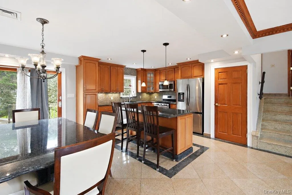 1072 Hicksville Road, Oyster Bay, NY, 3 Bedrooms Bedrooms, 4 Rooms Rooms,2 BathroomsBathrooms,Residential,For Rent,Hicksville,0,1054581 1072 Hicksville Road, Oyster Bay, NY, 3 Bedrooms Bedrooms, 4 Rooms Rooms,2 BathroomsBathrooms,Residential,For Rent,Hicksville,0,1054581