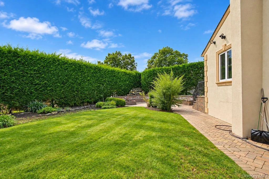 1072 Hicksville Road, Oyster Bay, NY, 3 Bedrooms Bedrooms, 4 Rooms Rooms,2 BathroomsBathrooms,Residential,For Rent,Hicksville,0,1054581 1072 Hicksville Road, Oyster Bay, NY, 3 Bedrooms Bedrooms, 4 Rooms Rooms,2 BathroomsBathrooms,Residential,For Rent,Hicksville,0,1054581