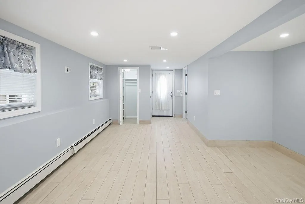 1072 Hicksville Road, Oyster Bay, NY, 3 Bedrooms Bedrooms, 4 Rooms Rooms,2 BathroomsBathrooms,Residential,For Rent,Hicksville,0,1054581 1072 Hicksville Road, Oyster Bay, NY, 3 Bedrooms Bedrooms, 4 Rooms Rooms,2 BathroomsBathrooms,Residential,For Rent,Hicksville,0,1054581