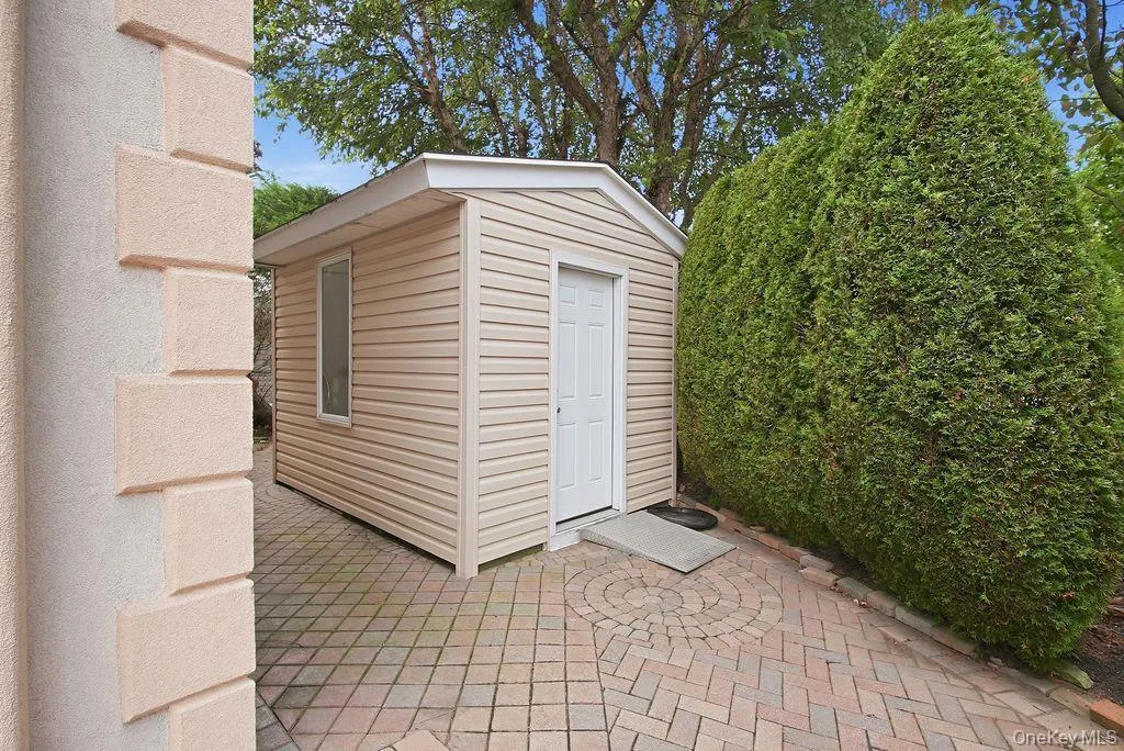 1072 Hicksville Road, Oyster Bay, NY, 3 Bedrooms Bedrooms, 4 Rooms Rooms,2 BathroomsBathrooms,Residential,For Rent,Hicksville,0,1054581 1072 Hicksville Road, Oyster Bay, NY, 3 Bedrooms Bedrooms, 4 Rooms Rooms,2 BathroomsBathrooms,Residential,For Rent,Hicksville,0,1054581