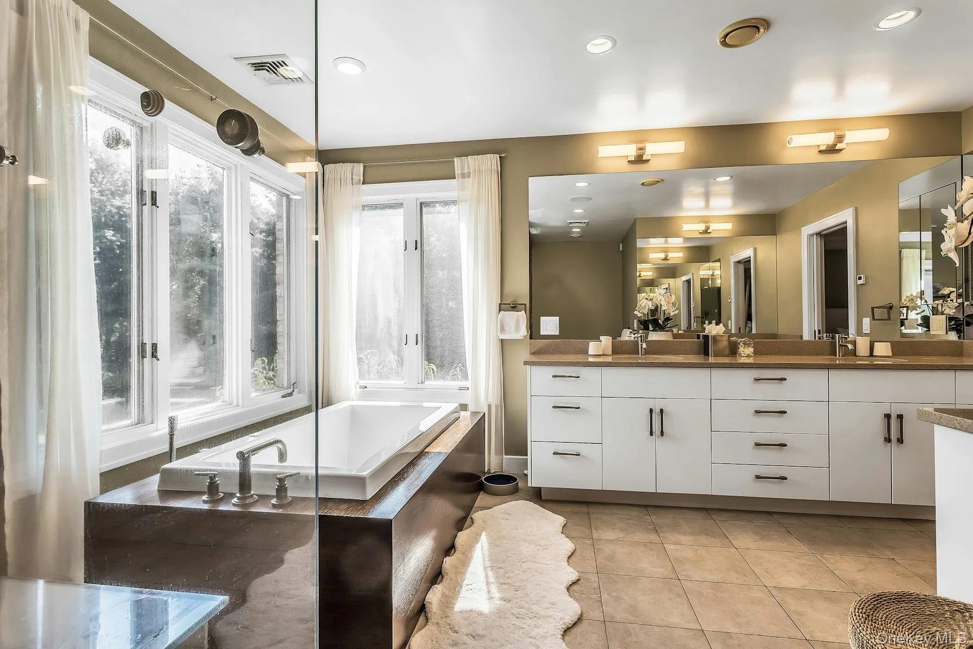 10 High Meadow Court, Oyster Bay, NY, 5 Bedroom Bedrooms, 10 Room Rooms,4 BathroomBathrooms,Residential Lease,For Rent,High Meadow,0,1054593 10 High Meadow Court, Oyster Bay, NY, 5 Bedroom Bedrooms, 10 Room Rooms,4 BathroomBathrooms,Residential Lease,For Rent,High Meadow,0,1054593