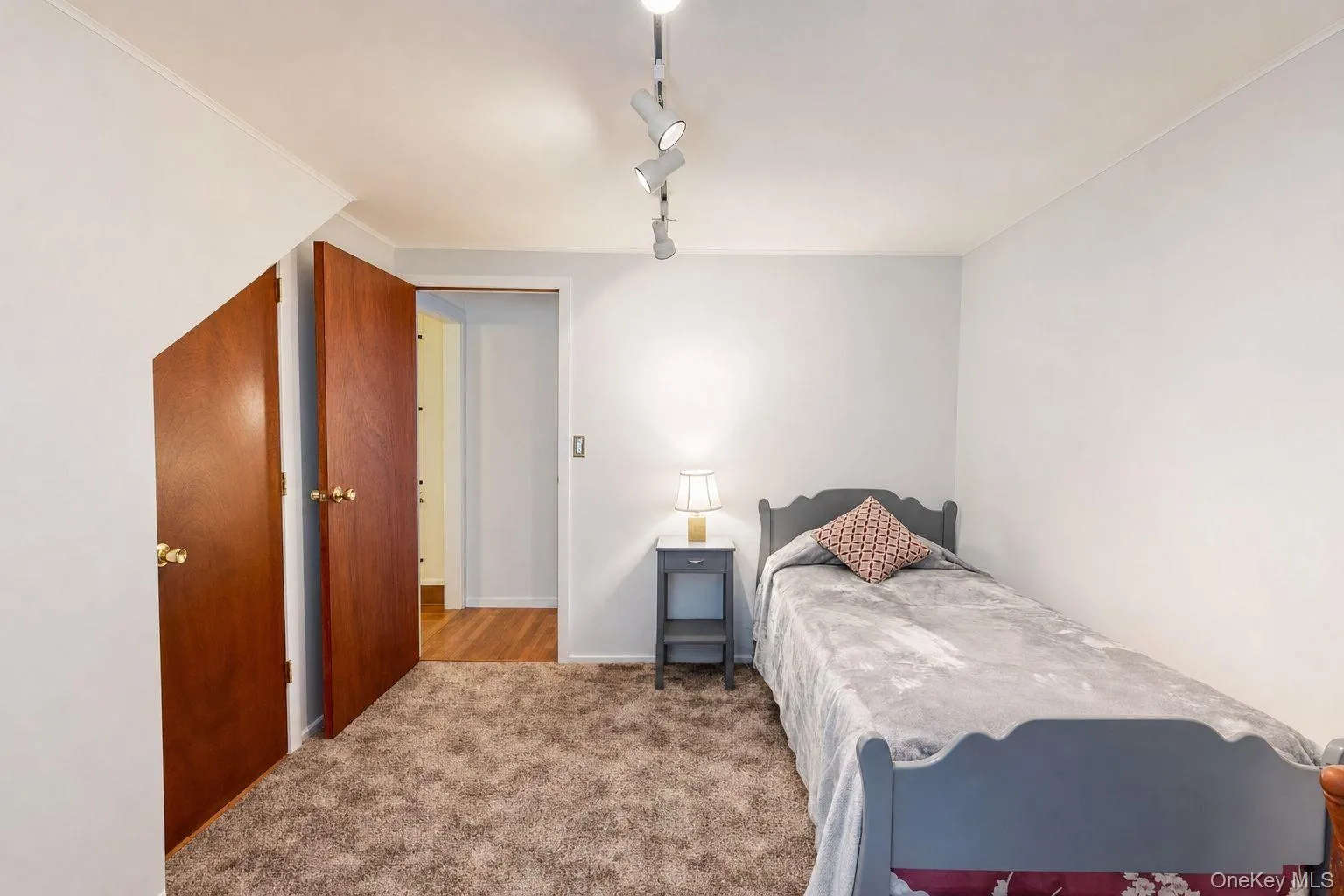 2nd Bedroom 2nd Bedroom