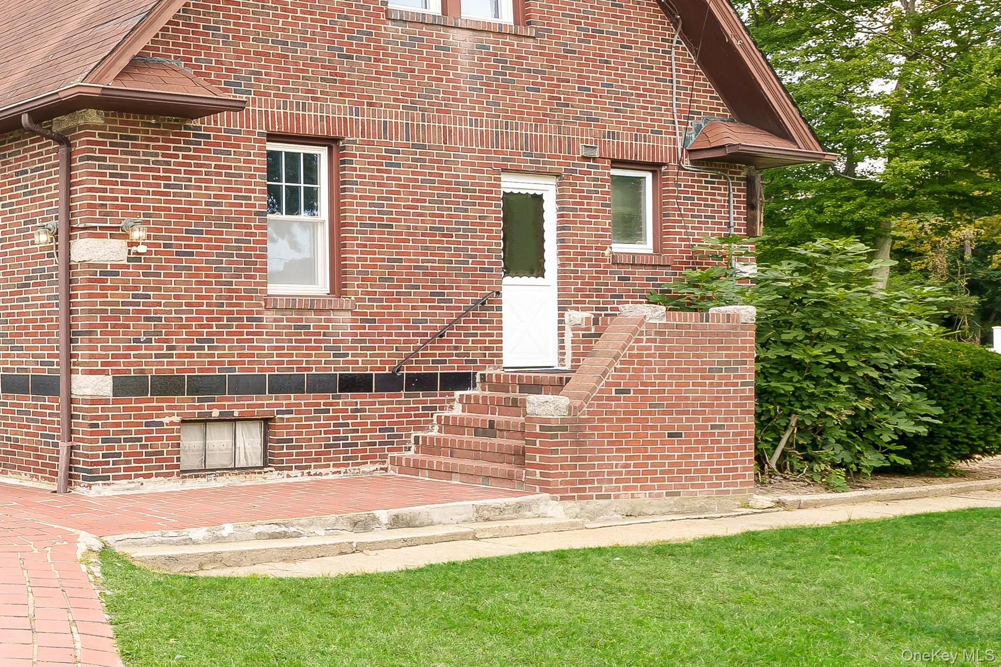 2320 Woodland Avenue, Hempstead, NY, 5 Bedrooms Bedrooms, 8 Rooms Rooms,1 BathroomBathrooms,Residential,For Rent,Woodland,0,1054595 2320 Woodland Avenue, Hempstead, NY, 5 Bedrooms Bedrooms, 8 Rooms Rooms,1 BathroomBathrooms,Residential,For Rent,Woodland,0,1054595