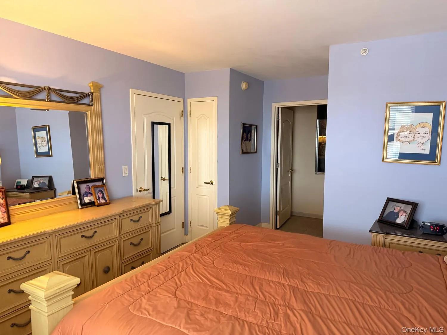 Master Bedroom, Master Bath and large Walk-In Closet Master Bedroom, Master Bath and large Walk-In Closet