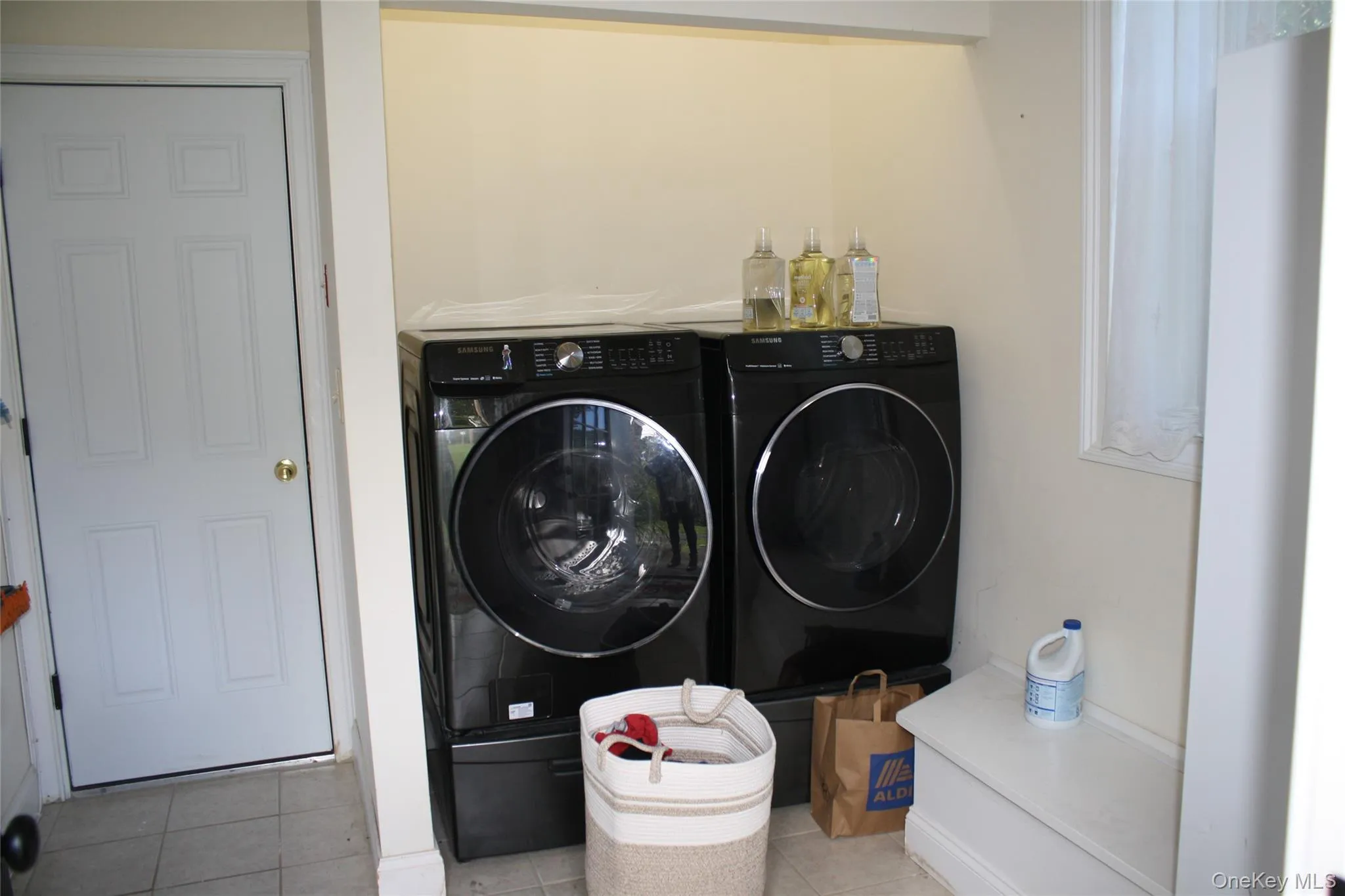 18 Bushwick Road, La Grange, NY, 3 Bedrooms Bedrooms, 10 Rooms Rooms,2 BathroomsBathrooms,Residential,For Rent,Bushwick,0,1054619 18 Bushwick Road, La Grange, NY, 3 Bedrooms Bedrooms, 10 Rooms Rooms,2 BathroomsBathrooms,Residential,For Rent,Bushwick,0,1054619