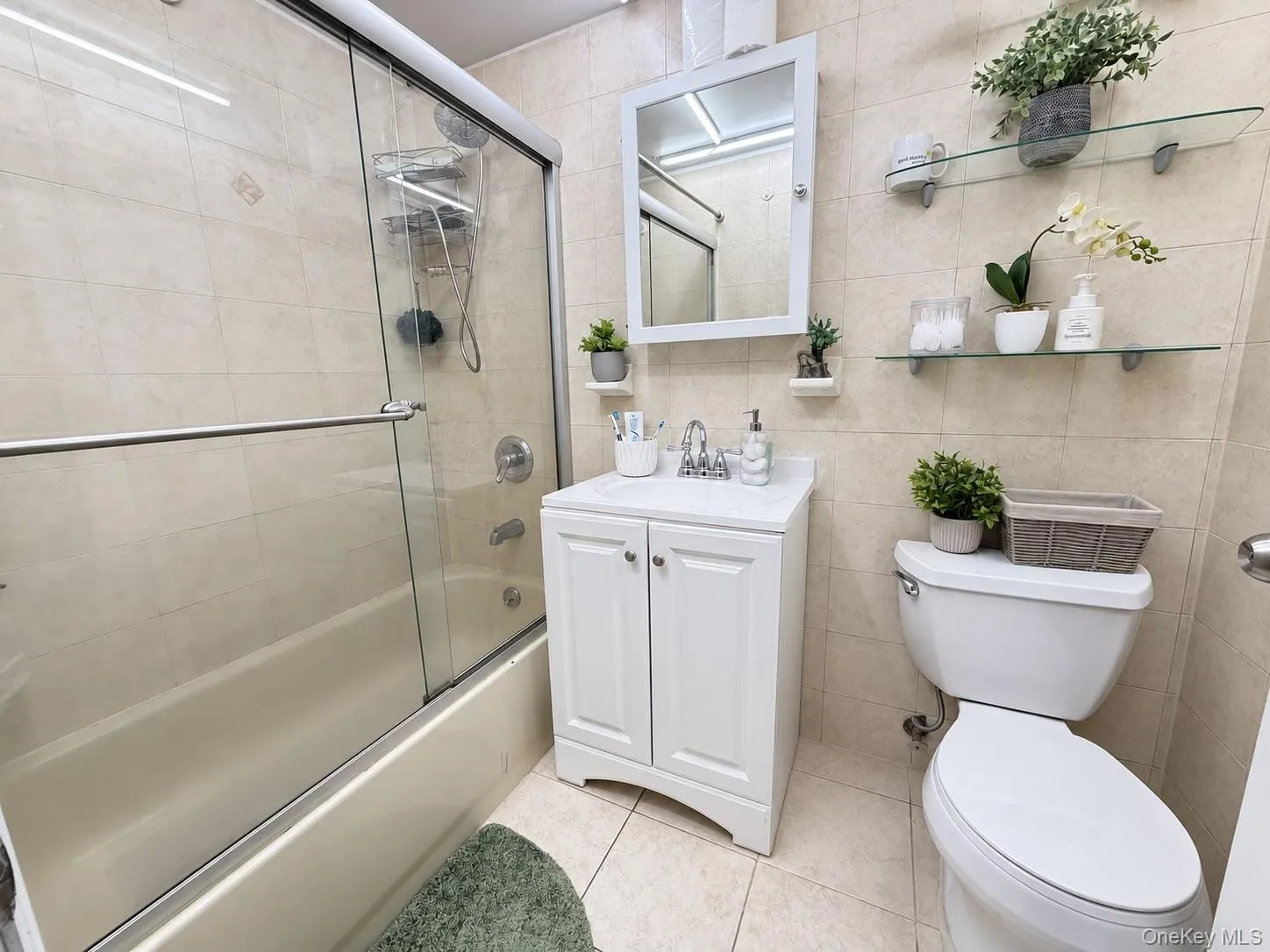 2135 Crotona Avenue, New York, NY, 2 Bedrooms Bedrooms, 5 Rooms Rooms,1 BathroomBathrooms,Residential,For Rent,Crotona,0,1054621 2135 Crotona Avenue, New York, NY, 2 Bedrooms Bedrooms, 5 Rooms Rooms,1 BathroomBathrooms,Residential,For Rent,Crotona,0,1054621