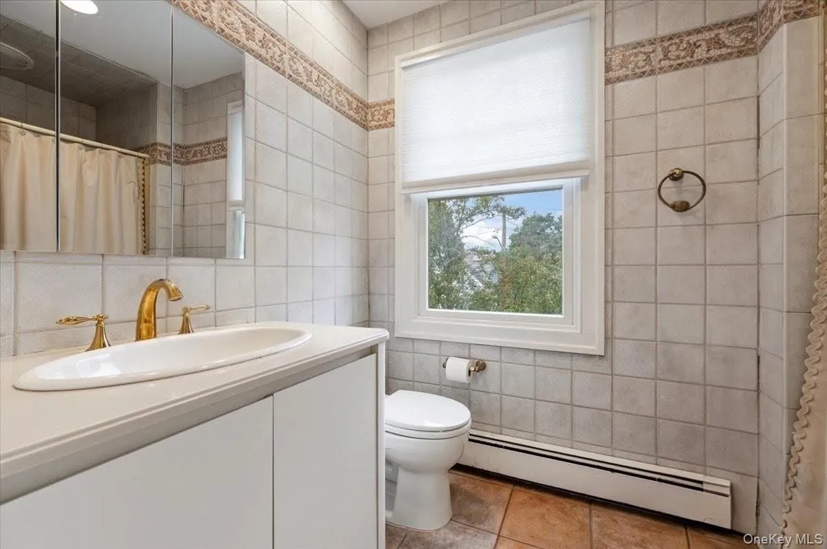 1051 Roselle Place, Hempstead, NY, 3 Bedrooms Bedrooms, 7 Rooms Rooms,1 BathroomBathrooms,Residential,For Rent,Roselle,0,1054627 1051 Roselle Place, Hempstead, NY, 3 Bedrooms Bedrooms, 7 Rooms Rooms,1 BathroomBathrooms,Residential,For Rent,Roselle,0,1054627