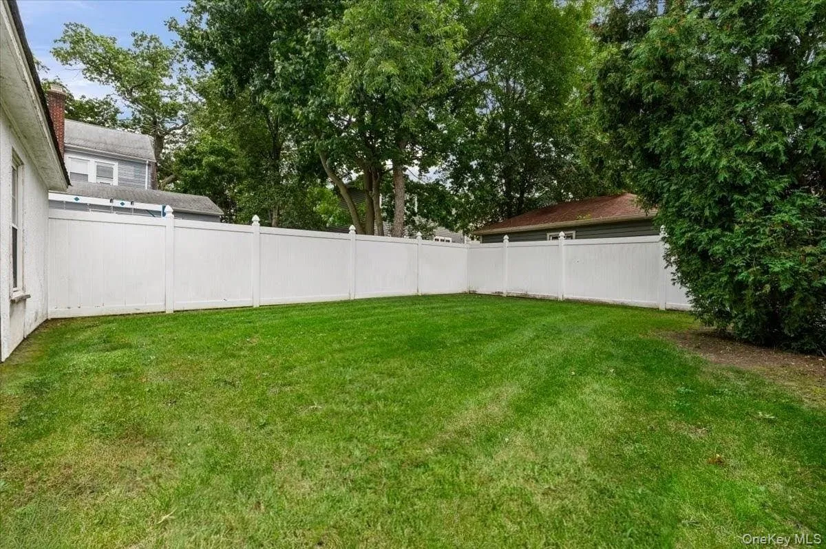 1051 Roselle Place, Hempstead, NY, 3 Bedrooms Bedrooms, 7 Rooms Rooms,1 BathroomBathrooms,Residential,For Rent,Roselle,0,1054627 1051 Roselle Place, Hempstead, NY, 3 Bedrooms Bedrooms, 7 Rooms Rooms,1 BathroomBathrooms,Residential,For Rent,Roselle,0,1054627