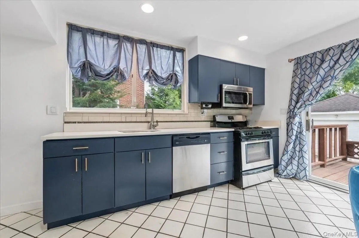 1051 Roselle Place, Hempstead, NY, 3 Bedrooms Bedrooms, 7 Rooms Rooms,1 BathroomBathrooms,Residential,For Rent,Roselle,0,1054627 1051 Roselle Place, Hempstead, NY, 3 Bedrooms Bedrooms, 7 Rooms Rooms,1 BathroomBathrooms,Residential,For Rent,Roselle,0,1054627