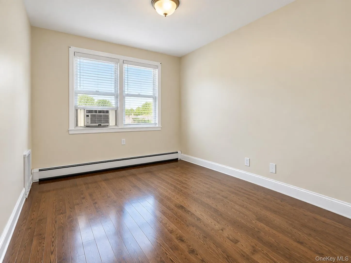 14035 183rd Street, New York, NY, 2 Bedroom Bedrooms, 4 Room Rooms,1 BathroomBathrooms,Residential Lease,For Rent,183rd,0,1054633 14035 183rd Street, New York, NY, 2 Bedroom Bedrooms, 4 Room Rooms,1 BathroomBathrooms,Residential Lease,For Rent,183rd,0,1054633