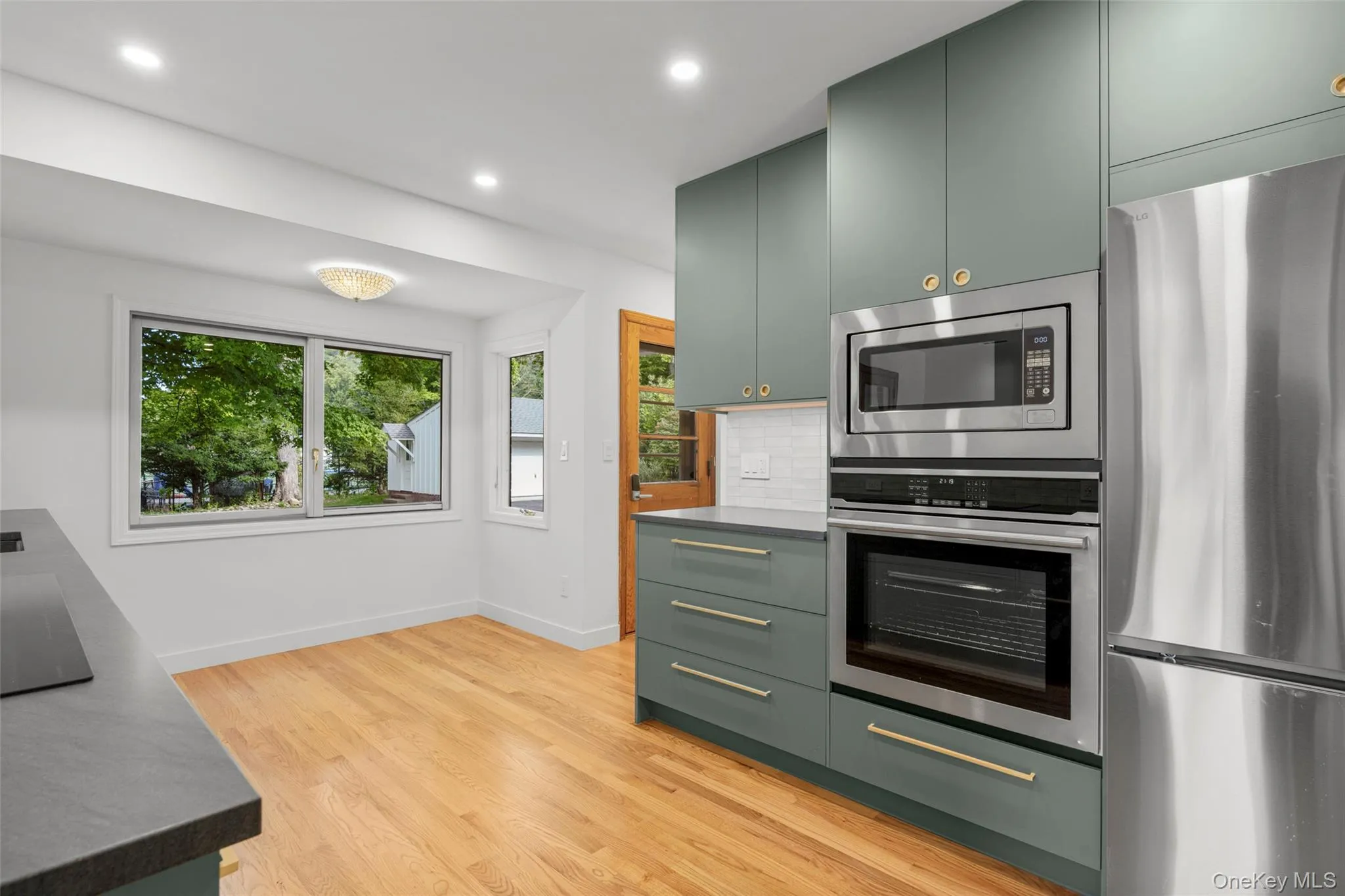 New kitchen with convection oven and microwave New kitchen with convection oven and microwave
