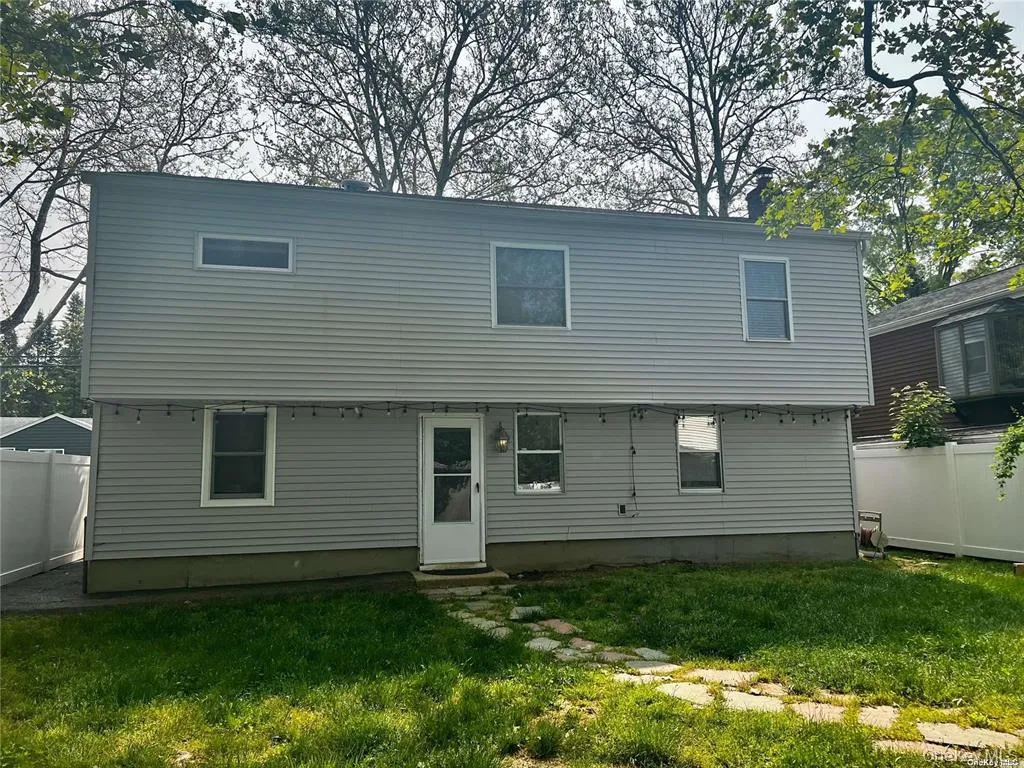 25 Juanita Avenue, Huntington, NY, 2 Bedroom Bedrooms, 5 Room Rooms,1 BathroomBathrooms,Residential Lease,For Rent,Juanita,0,1054644 25 Juanita Avenue, Huntington, NY, 2 Bedroom Bedrooms, 5 Room Rooms,1 BathroomBathrooms,Residential Lease,For Rent,Juanita,0,1054644
