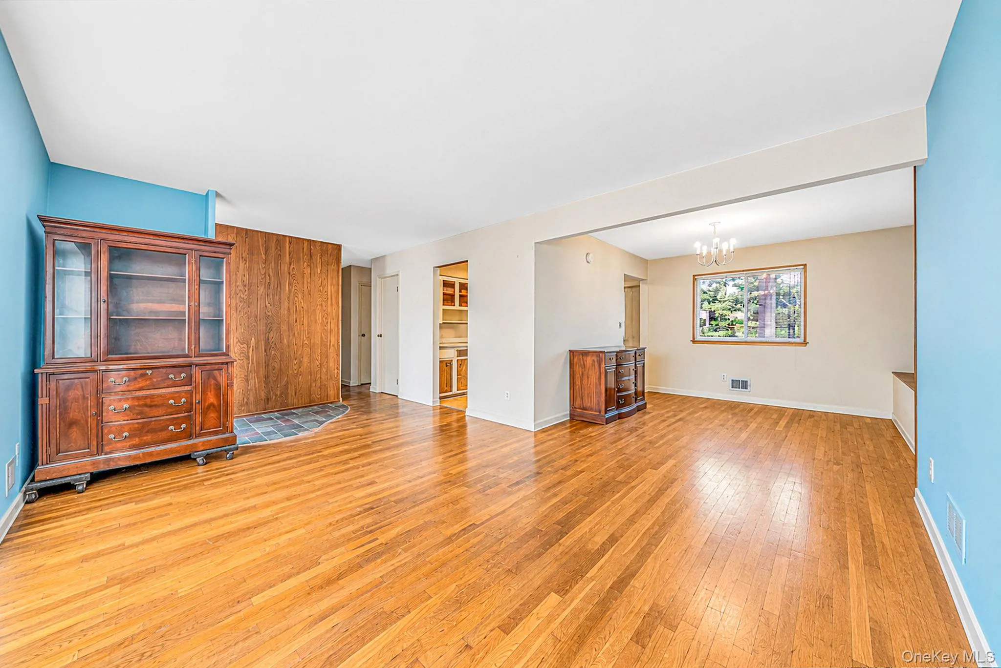 3 June Street, Smithtown, NY, 3 Bedrooms Bedrooms, 7 Rooms Rooms,1 BathroomBathrooms,Residential,For Rent,June,0,1054645 3 June Street, Smithtown, NY, 3 Bedrooms Bedrooms, 7 Rooms Rooms,1 BathroomBathrooms,Residential,For Rent,June,0,1054645