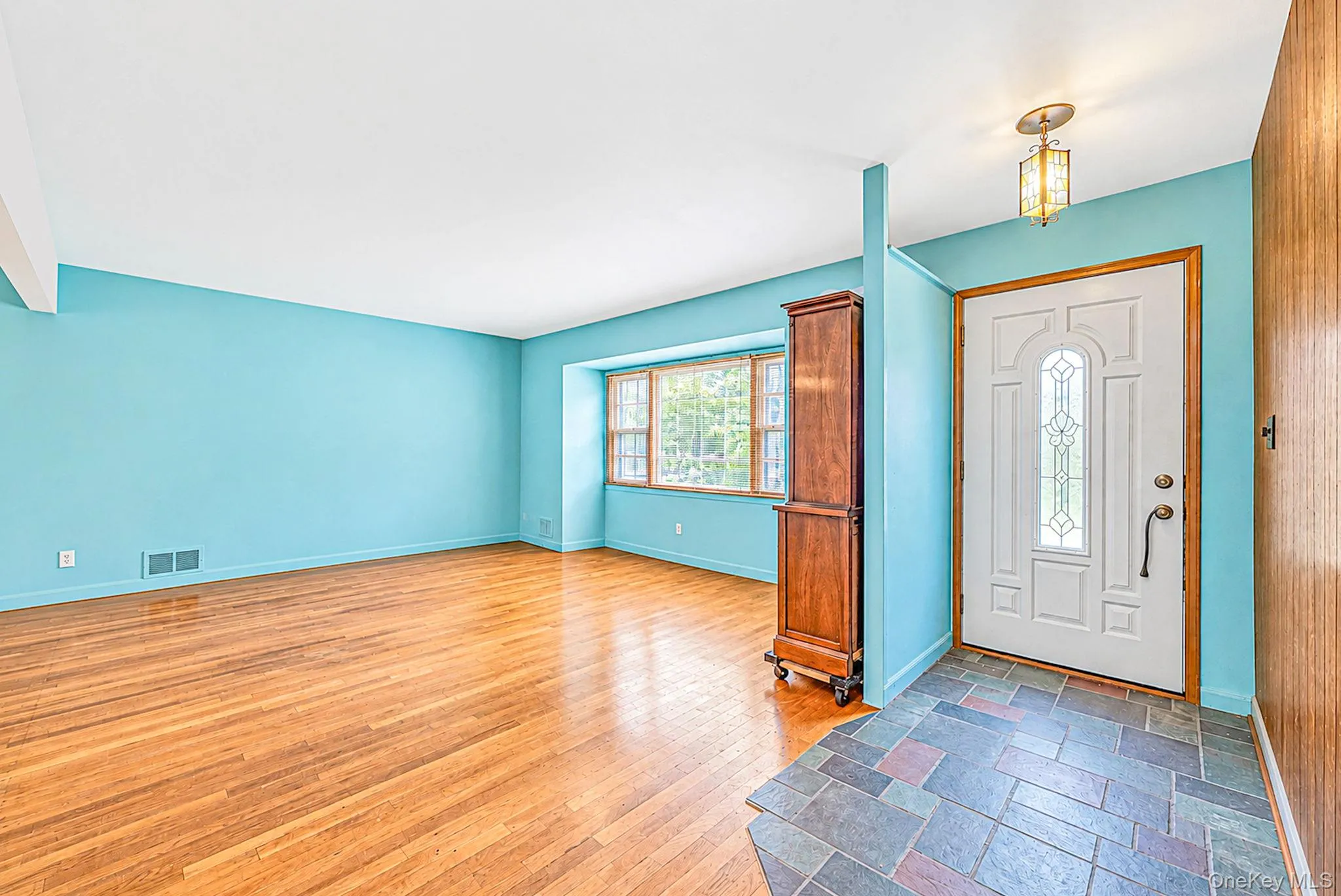 3 June Street, Smithtown, NY, 3 Bedrooms Bedrooms, 7 Rooms Rooms,1 BathroomBathrooms,Residential,For Rent,June,0,1054645 3 June Street, Smithtown, NY, 3 Bedrooms Bedrooms, 7 Rooms Rooms,1 BathroomBathrooms,Residential,For Rent,June,0,1054645