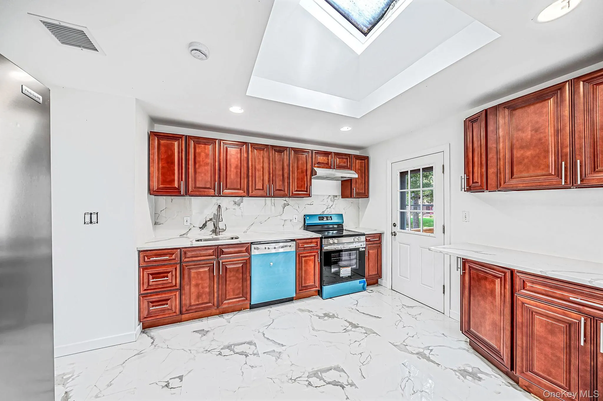 39 Pond Path, Brookhaven, NY, 5 Bedrooms Bedrooms, 10 Rooms Rooms,2 BathroomsBathrooms,Residential,For Rent,Pond,0,1054656 39 Pond Path, Brookhaven, NY, 5 Bedrooms Bedrooms, 10 Rooms Rooms,2 BathroomsBathrooms,Residential,For Rent,Pond,0,1054656