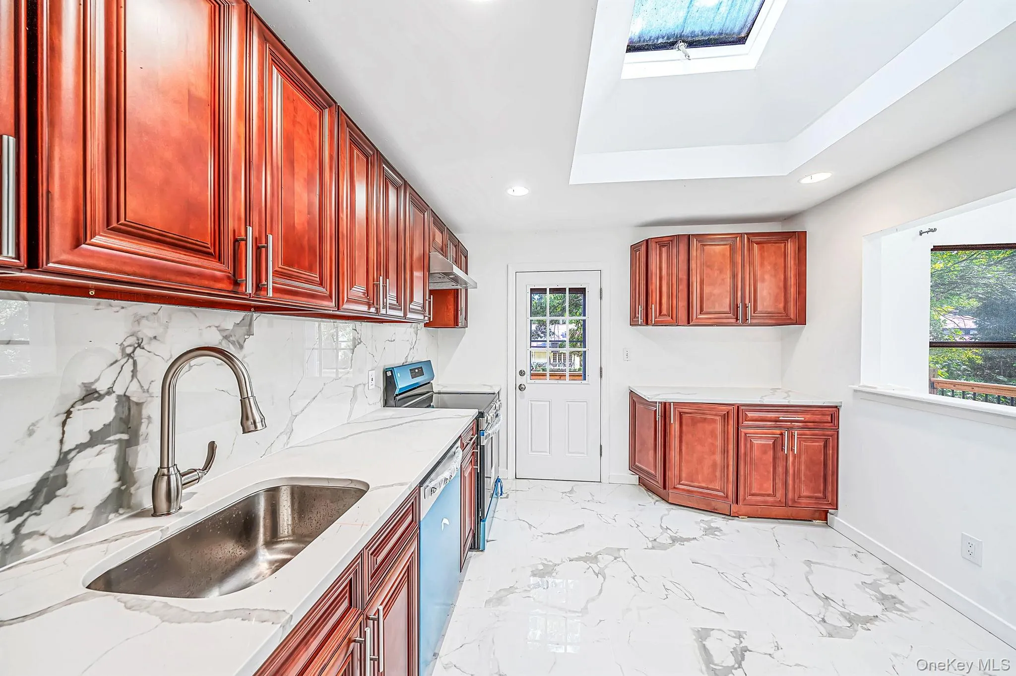 39 Pond Path, Brookhaven, NY, 5 Bedrooms Bedrooms, 10 Rooms Rooms,2 BathroomsBathrooms,Residential,For Rent,Pond,0,1054656 39 Pond Path, Brookhaven, NY, 5 Bedrooms Bedrooms, 10 Rooms Rooms,2 BathroomsBathrooms,Residential,For Rent,Pond,0,1054656
