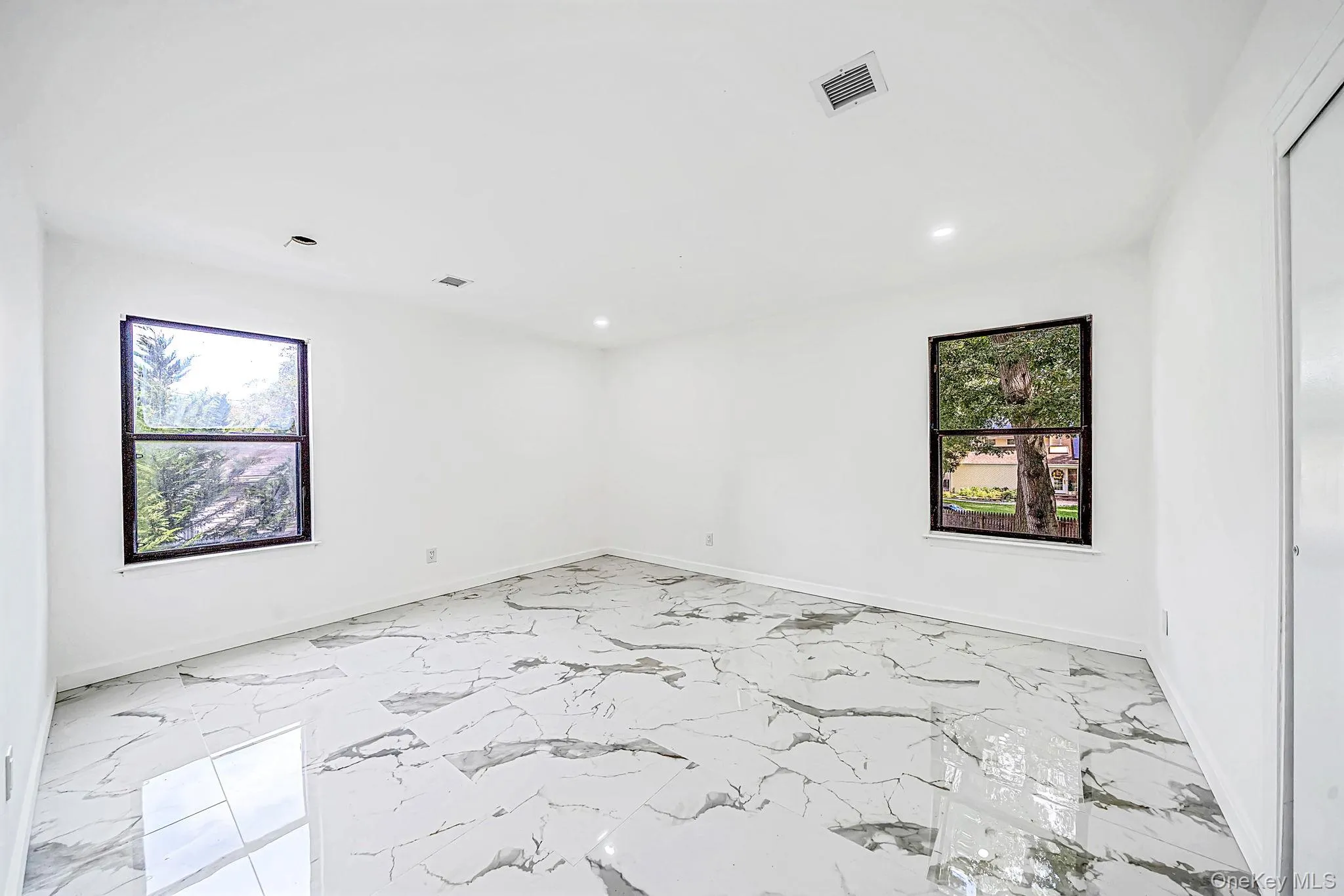 39 Pond Path, Brookhaven, NY, 5 Bedrooms Bedrooms, 10 Rooms Rooms,2 BathroomsBathrooms,Residential,For Rent,Pond,0,1054656 39 Pond Path, Brookhaven, NY, 5 Bedrooms Bedrooms, 10 Rooms Rooms,2 BathroomsBathrooms,Residential,For Rent,Pond,0,1054656