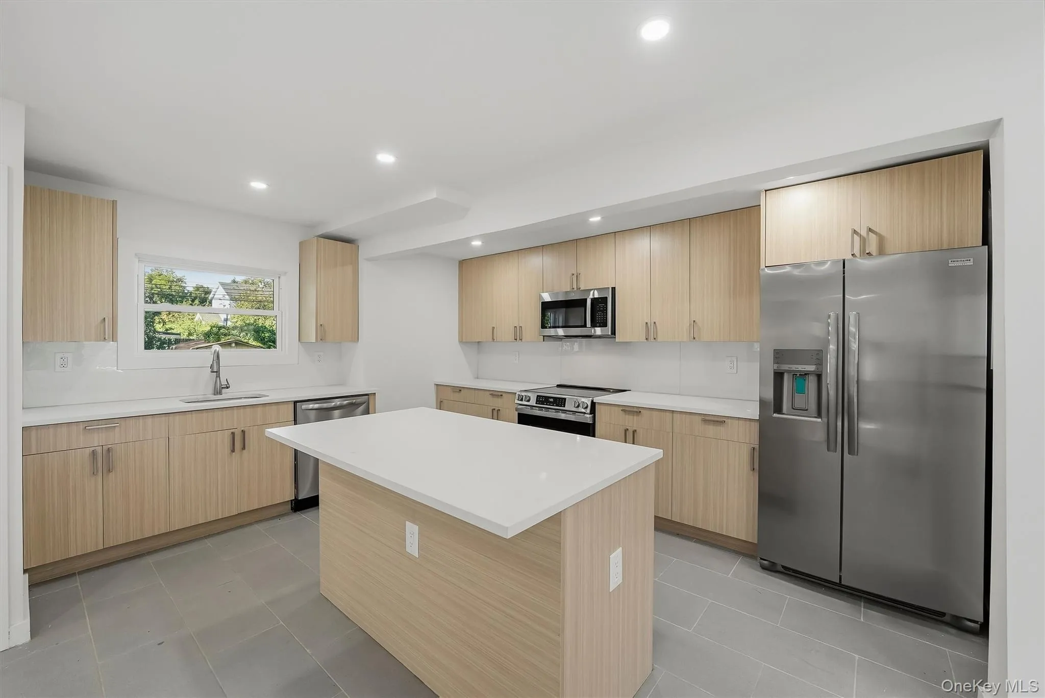 3079 Fearn Place, New York, NY, 3 Bedrooms Bedrooms, 6 Rooms Rooms,2 BathroomsBathrooms,Residential,For Rent,Fearn,0,1054664 3079 Fearn Place, New York, NY, 3 Bedrooms Bedrooms, 6 Rooms Rooms,2 BathroomsBathrooms,Residential,For Rent,Fearn,0,1054664