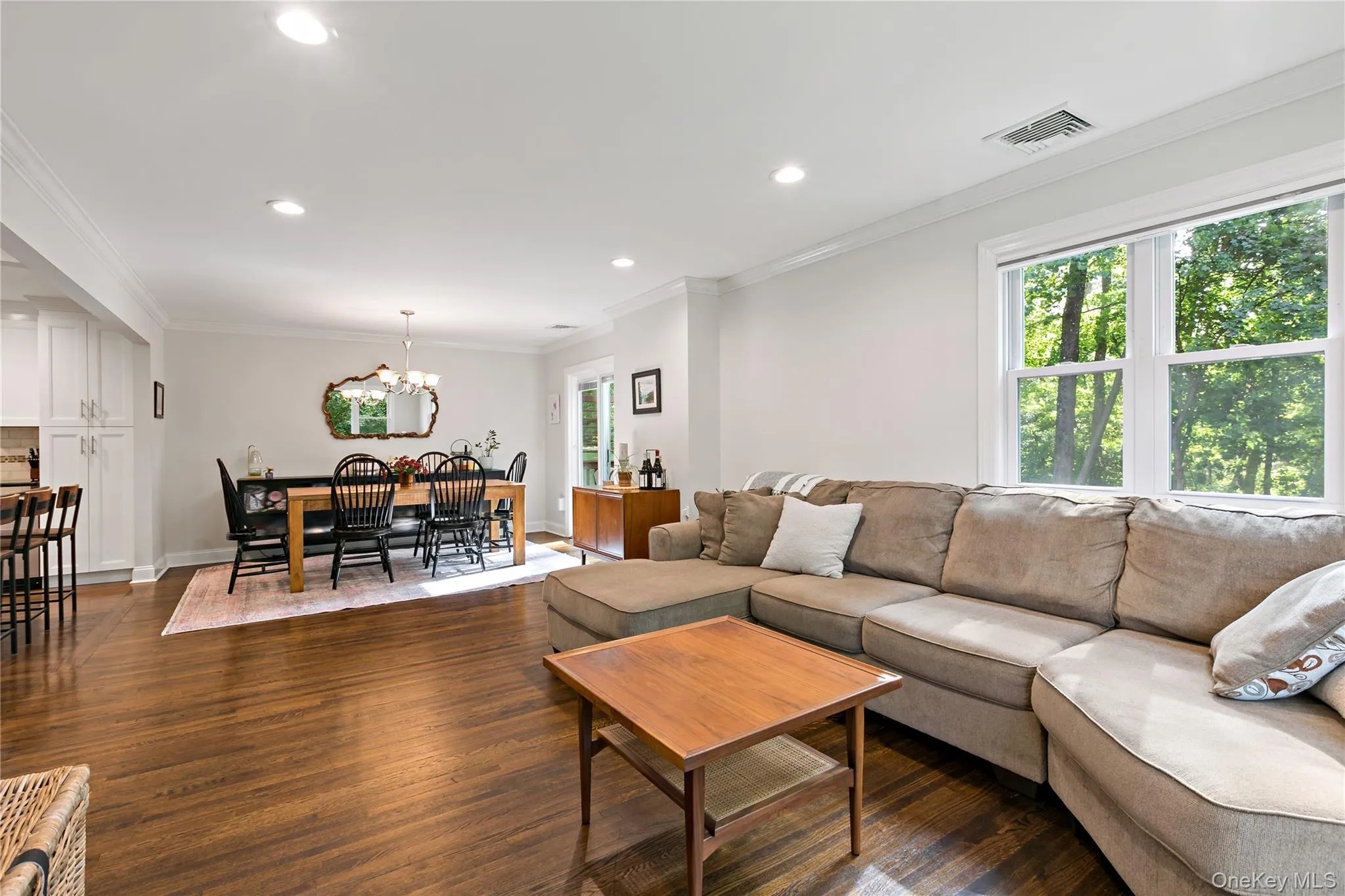Open and airy floorplan of Living Room and Dining Room Open and airy floorplan of Living Room and Dining Room