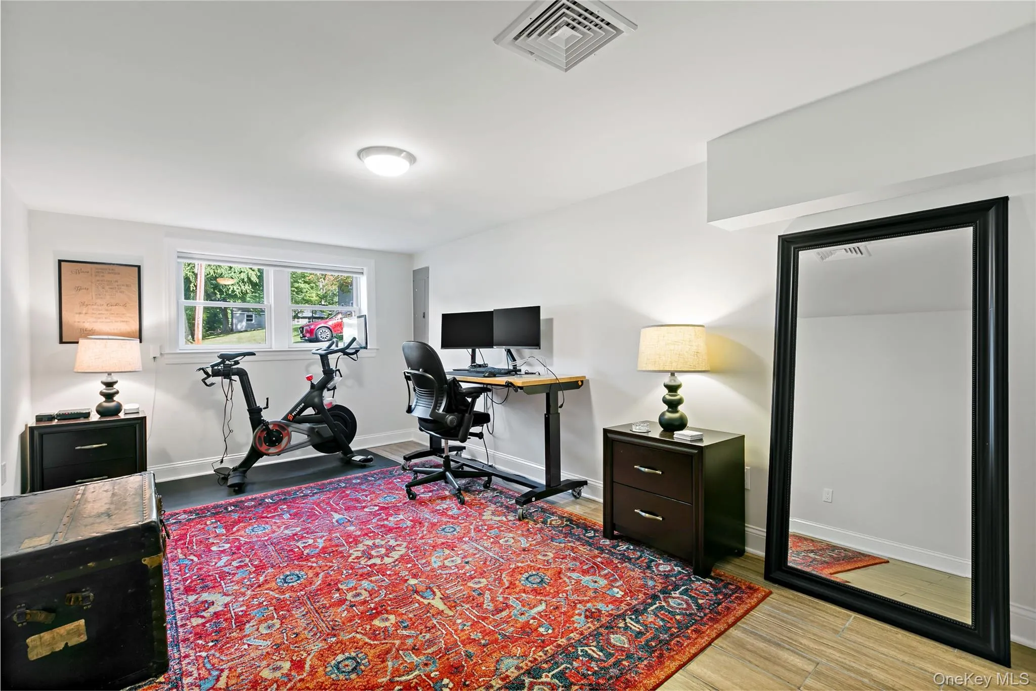 Spacious Office/Den/4th Bedroom Spacious Office/Den/4th Bedroom