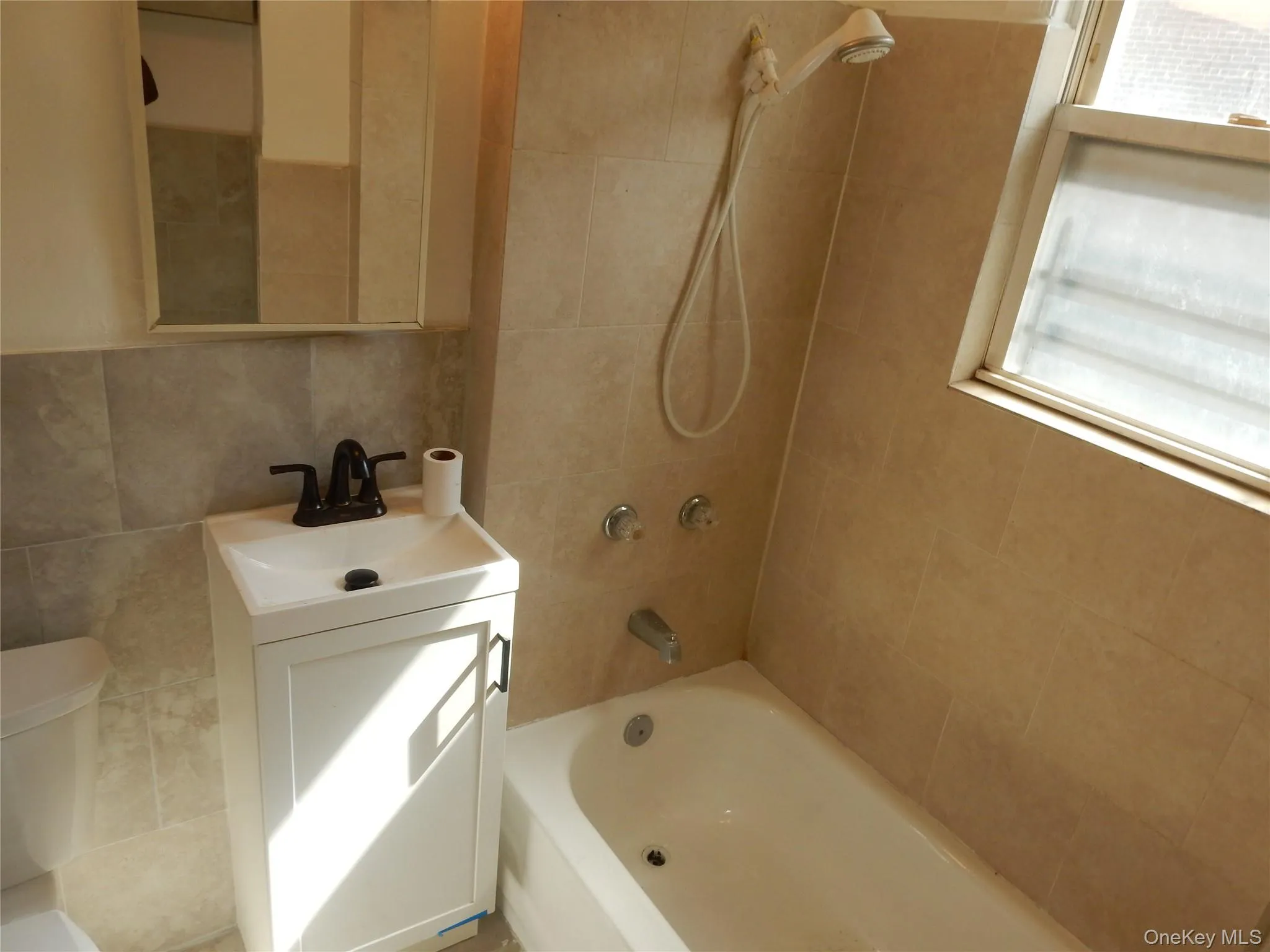 271 Fulton Avenue, Mount Vernon, NY, 2 Bedroom Bedrooms, 5 Room Rooms,1 BathroomBathrooms,Residential Lease,For Rent,Fulton,0,1054672 271 Fulton Avenue, Mount Vernon, NY, 2 Bedroom Bedrooms, 5 Room Rooms,1 BathroomBathrooms,Residential Lease,For Rent,Fulton,0,1054672