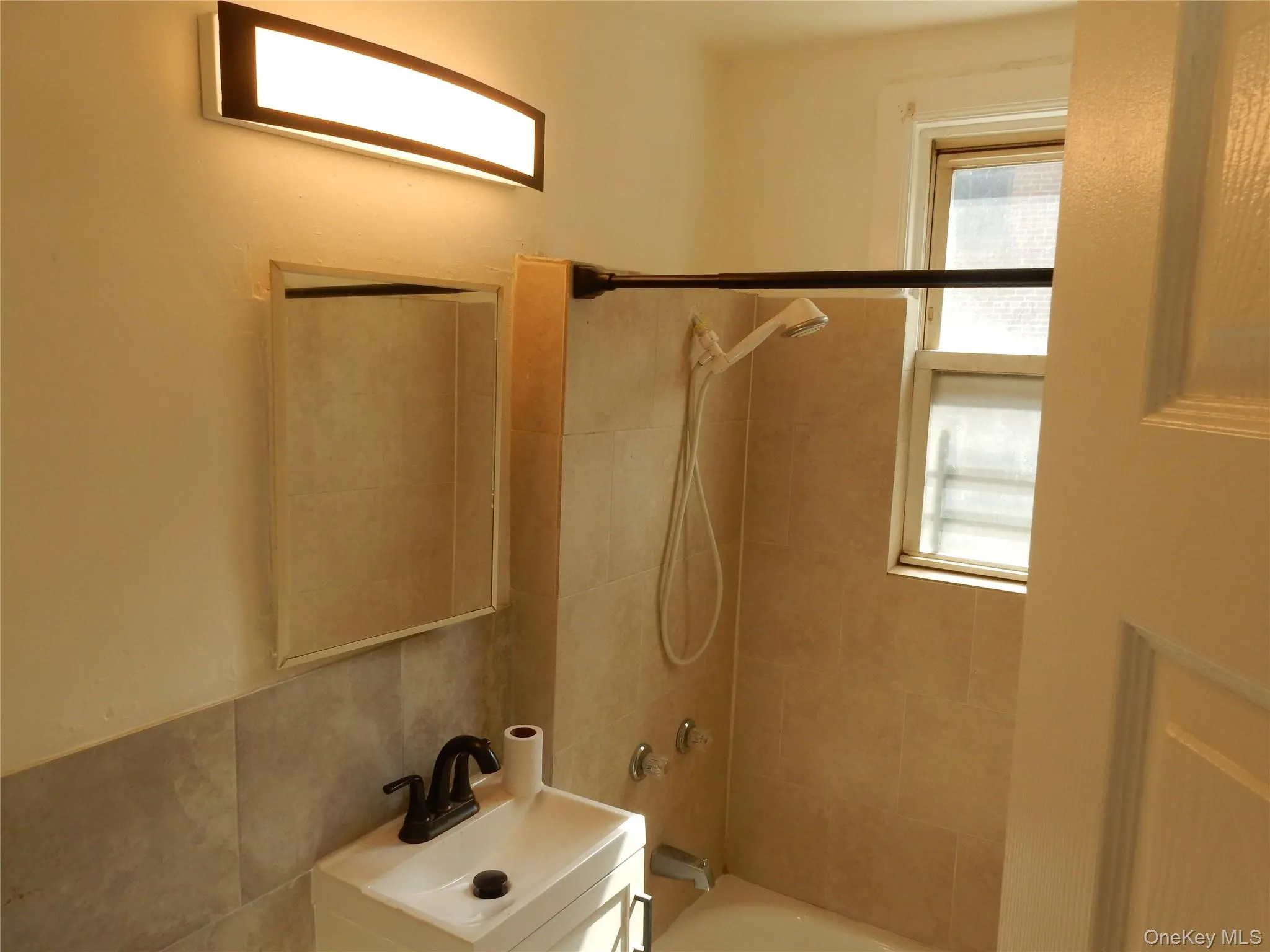271 Fulton Avenue, Mount Vernon, NY, 2 Bedroom Bedrooms, 5 Room Rooms,1 BathroomBathrooms,Residential Lease,For Rent,Fulton,0,1054672 271 Fulton Avenue, Mount Vernon, NY, 2 Bedroom Bedrooms, 5 Room Rooms,1 BathroomBathrooms,Residential Lease,For Rent,Fulton,0,1054672