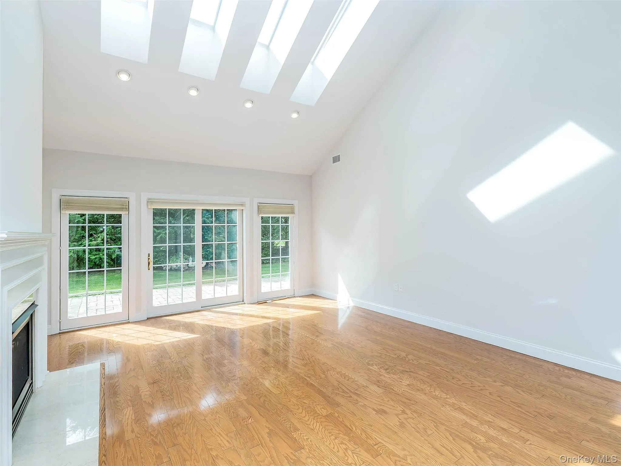 194 Pond View Drive, North Hempstead, NY, 4 Bedrooms Bedrooms, 7 Rooms Rooms,3 BathroomsBathrooms,Residential,For Rent,Pond View,0,1054673 194 Pond View Drive, North Hempstead, NY, 4 Bedrooms Bedrooms, 7 Rooms Rooms,3 BathroomsBathrooms,Residential,For Rent,Pond View,0,1054673