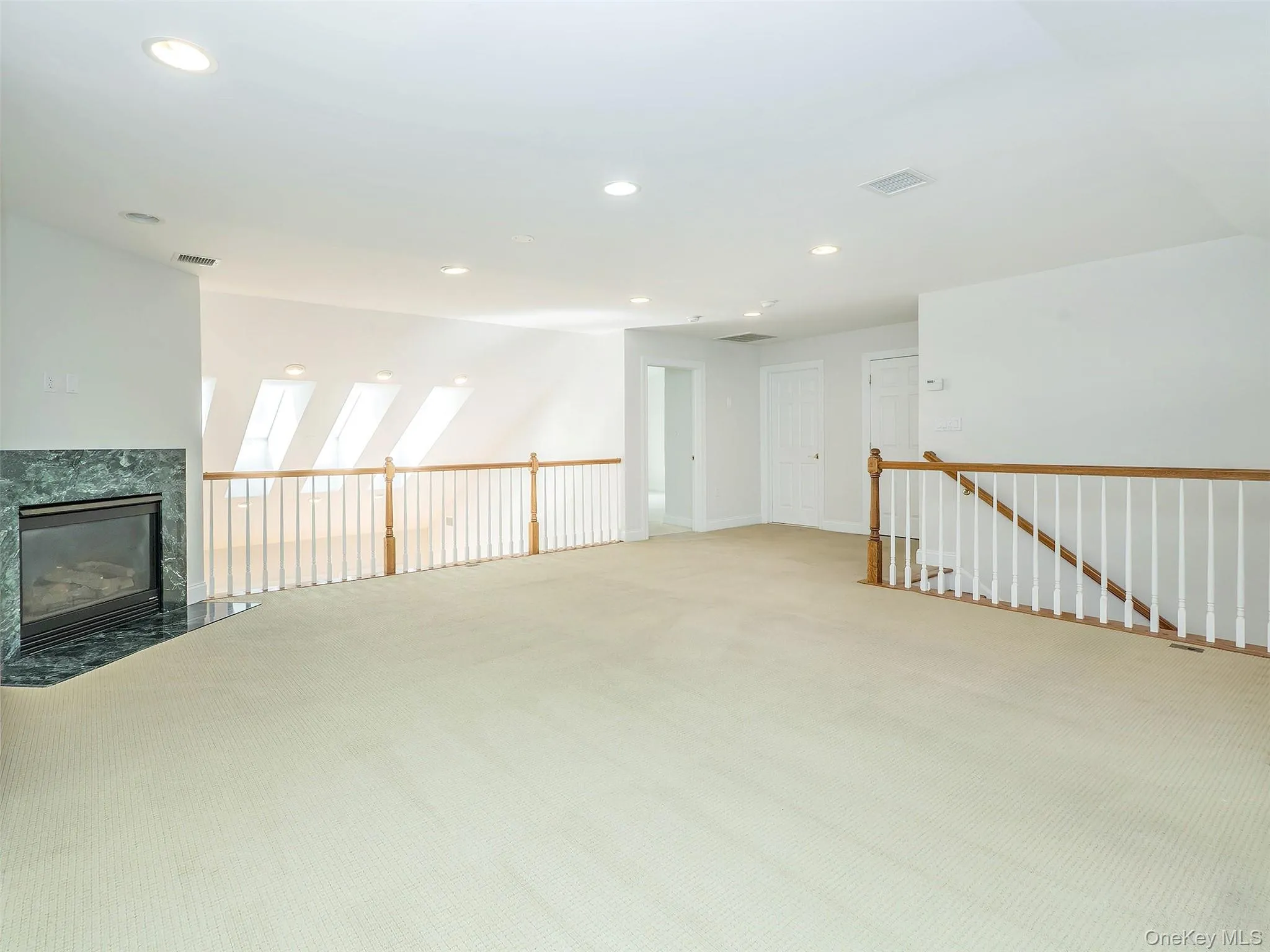 194 Pond View Drive, North Hempstead, NY, 4 Bedrooms Bedrooms, 7 Rooms Rooms,3 BathroomsBathrooms,Residential,For Rent,Pond View,0,1054673 194 Pond View Drive, North Hempstead, NY, 4 Bedrooms Bedrooms, 7 Rooms Rooms,3 BathroomsBathrooms,Residential,For Rent,Pond View,0,1054673