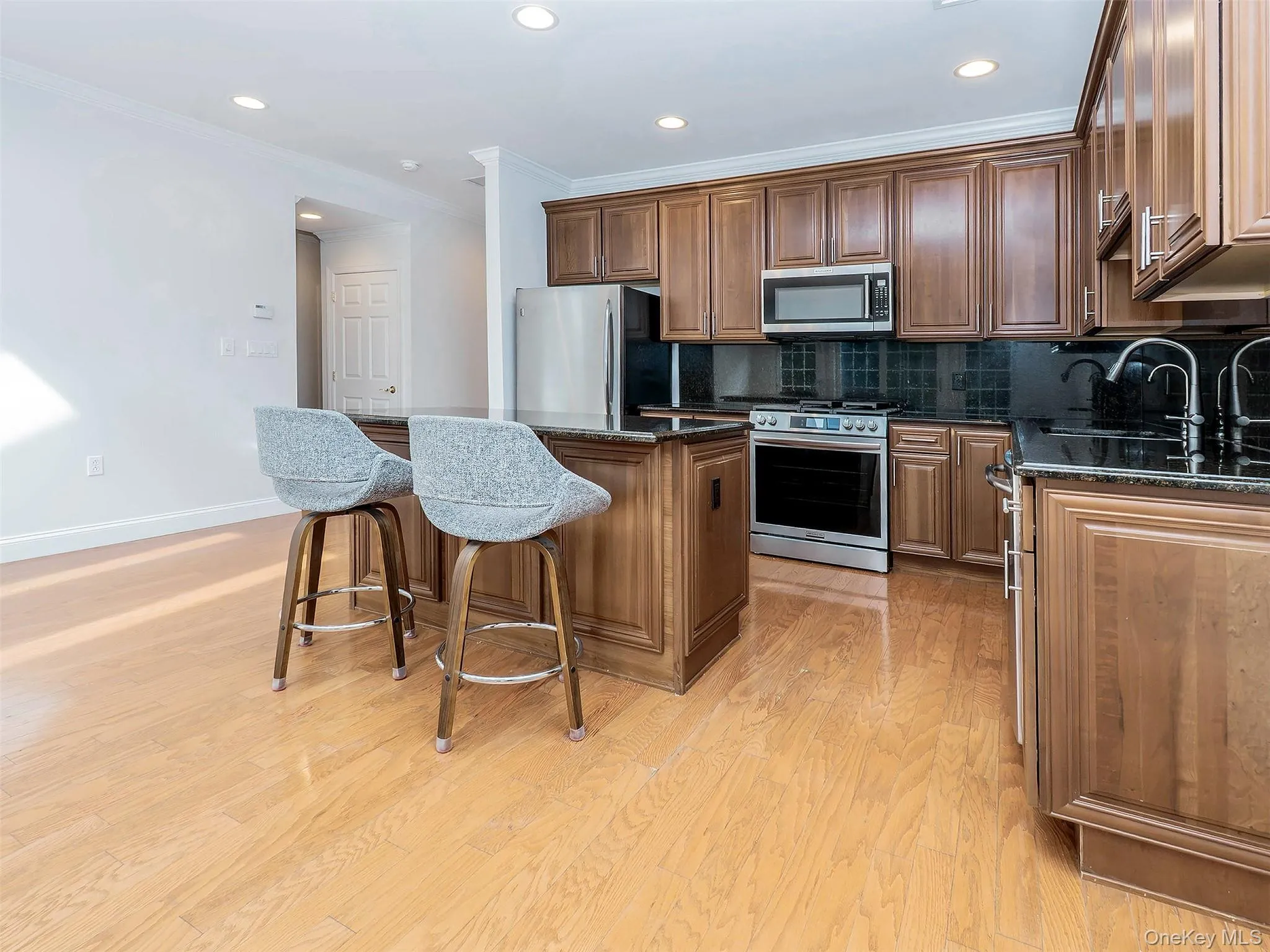 194 Pond View Drive, North Hempstead, NY, 4 Bedrooms Bedrooms, 7 Rooms Rooms,3 BathroomsBathrooms,Residential,For Rent,Pond View,0,1054673 194 Pond View Drive, North Hempstead, NY, 4 Bedrooms Bedrooms, 7 Rooms Rooms,3 BathroomsBathrooms,Residential,For Rent,Pond View,0,1054673