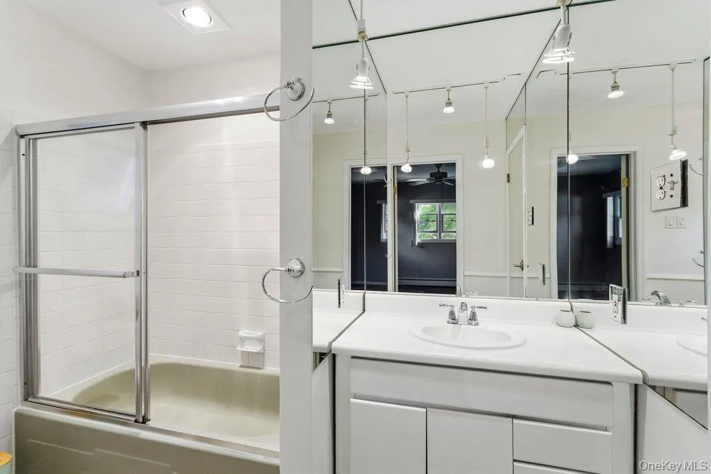 22 Half Moon Pond Road, Brookhaven, NY, 3 Bedrooms Bedrooms, 7 Rooms Rooms,2 BathroomsBathrooms,Residential,For Rent,Half Moon Pond,0,1054679 22 Half Moon Pond Road, Brookhaven, NY, 3 Bedrooms Bedrooms, 7 Rooms Rooms,2 BathroomsBathrooms,Residential,For Rent,Half Moon Pond,0,1054679