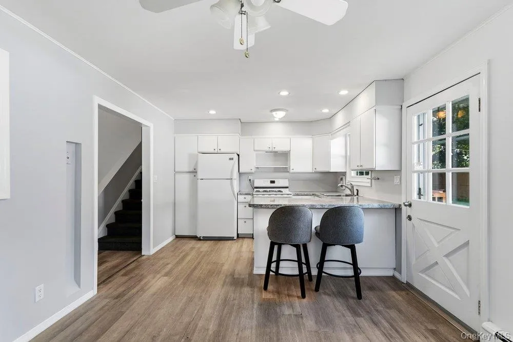 22 Half Moon Pond Road, Brookhaven, NY, 3 Bedrooms Bedrooms, 7 Rooms Rooms,2 BathroomsBathrooms,Residential,For Rent,Half Moon Pond,0,1054679 22 Half Moon Pond Road, Brookhaven, NY, 3 Bedrooms Bedrooms, 7 Rooms Rooms,2 BathroomsBathrooms,Residential,For Rent,Half Moon Pond,0,1054679