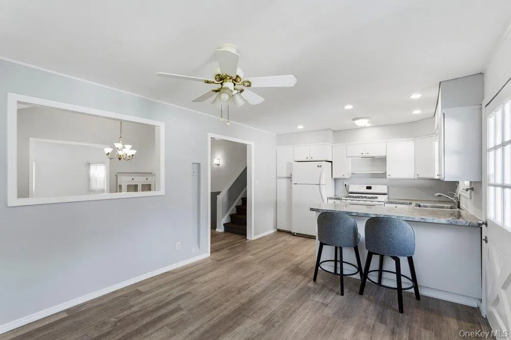 22 Half Moon Pond Road, Brookhaven, NY, 3 Bedrooms Bedrooms, 7 Rooms Rooms,2 BathroomsBathrooms,Residential,For Rent,Half Moon Pond,0,1054679 22 Half Moon Pond Road, Brookhaven, NY, 3 Bedrooms Bedrooms, 7 Rooms Rooms,2 BathroomsBathrooms,Residential,For Rent,Half Moon Pond,0,1054679