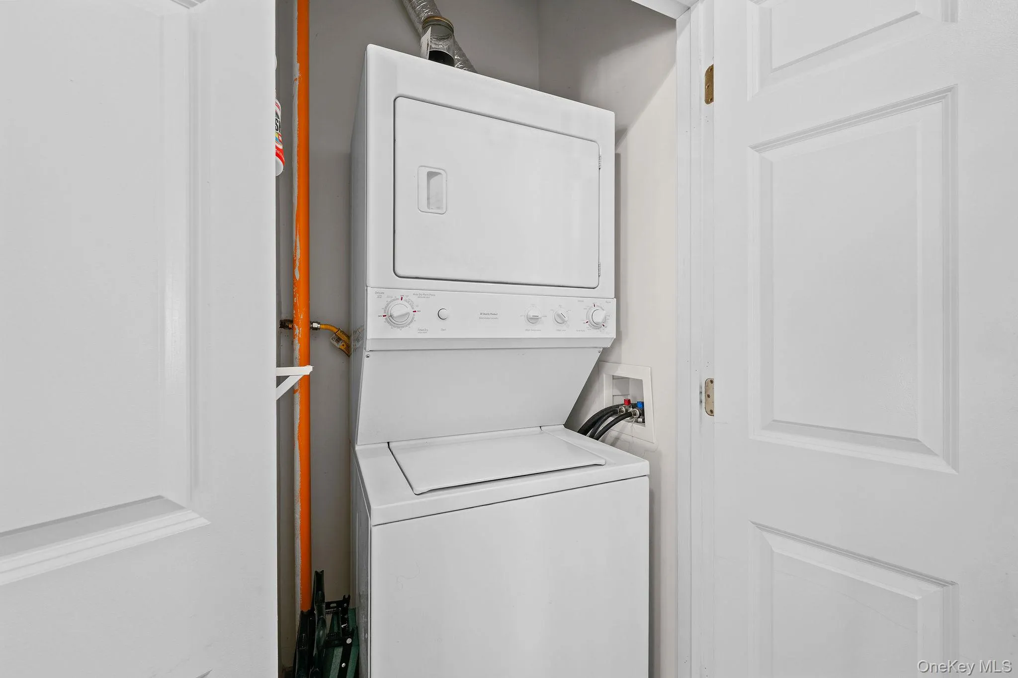 53 Autumn Drive, Oyster Bay, NY, 2 Bedrooms Bedrooms, 5 Rooms Rooms,2 BathroomsBathrooms,Residential,For Rent,Autumn,0,1054684 53 Autumn Drive, Oyster Bay, NY, 2 Bedrooms Bedrooms, 5 Rooms Rooms,2 BathroomsBathrooms,Residential,For Rent,Autumn,0,1054684