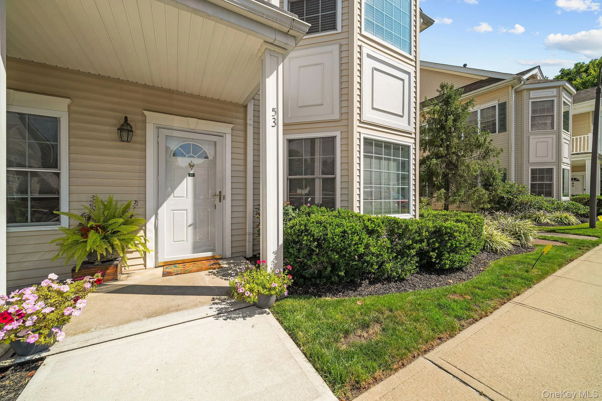 53 Autumn Drive, Oyster Bay, NY, 2 Bedrooms Bedrooms, 5 Rooms Rooms,2 BathroomsBathrooms,Residential,For Rent,Autumn,0,1054684 53 Autumn Drive, Oyster Bay, NY, 2 Bedrooms Bedrooms, 5 Rooms Rooms,2 BathroomsBathrooms,Residential,For Rent,Autumn,0,1054684