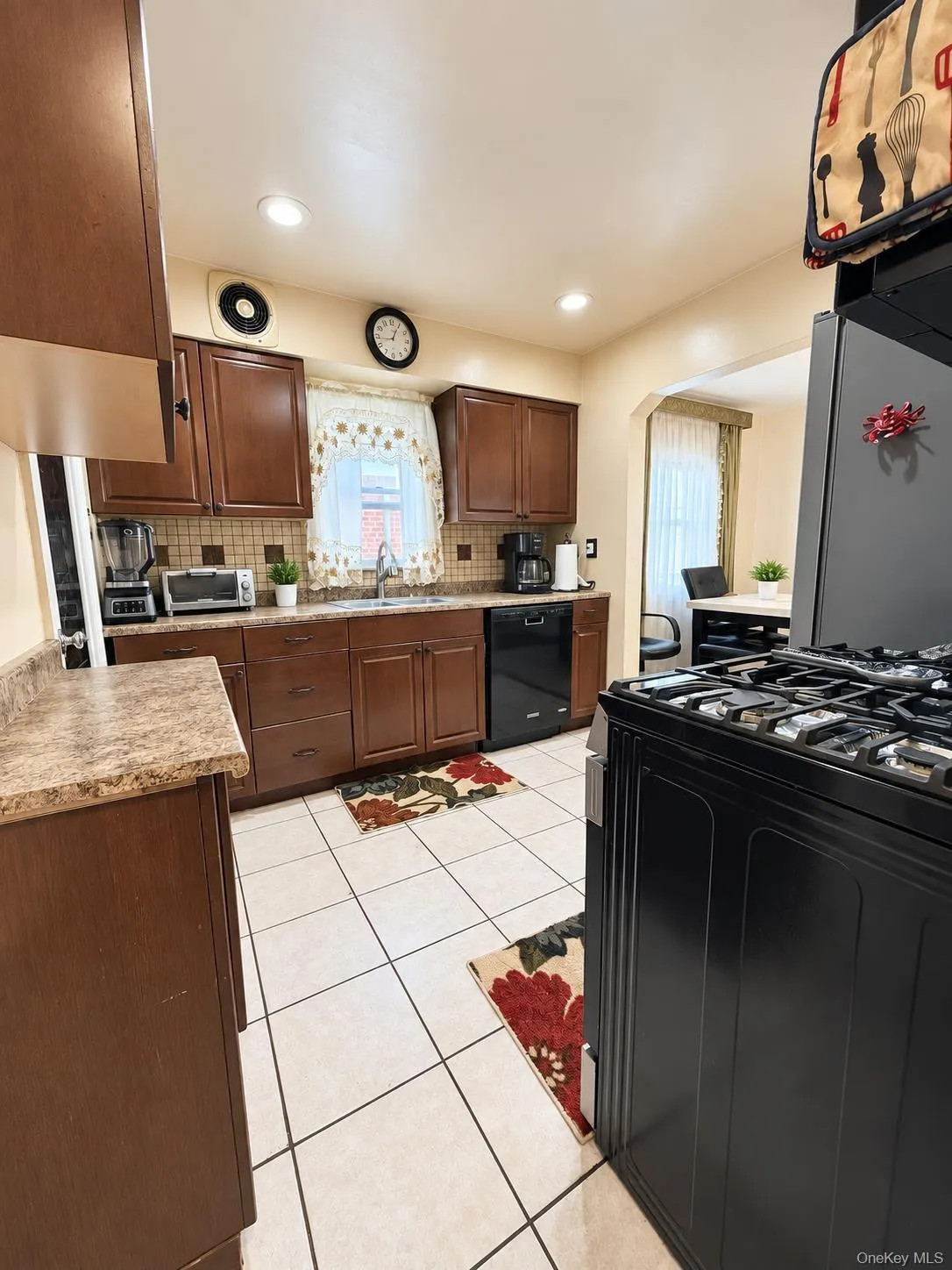 1312 Park Avenue, Hempstead, NY, 3 Bedrooms Bedrooms, 7 Rooms Rooms,1 BathroomBathrooms,Residential,For Rent,Park,0,1054686 1312 Park Avenue, Hempstead, NY, 3 Bedrooms Bedrooms, 7 Rooms Rooms,1 BathroomBathrooms,Residential,For Rent,Park,0,1054686