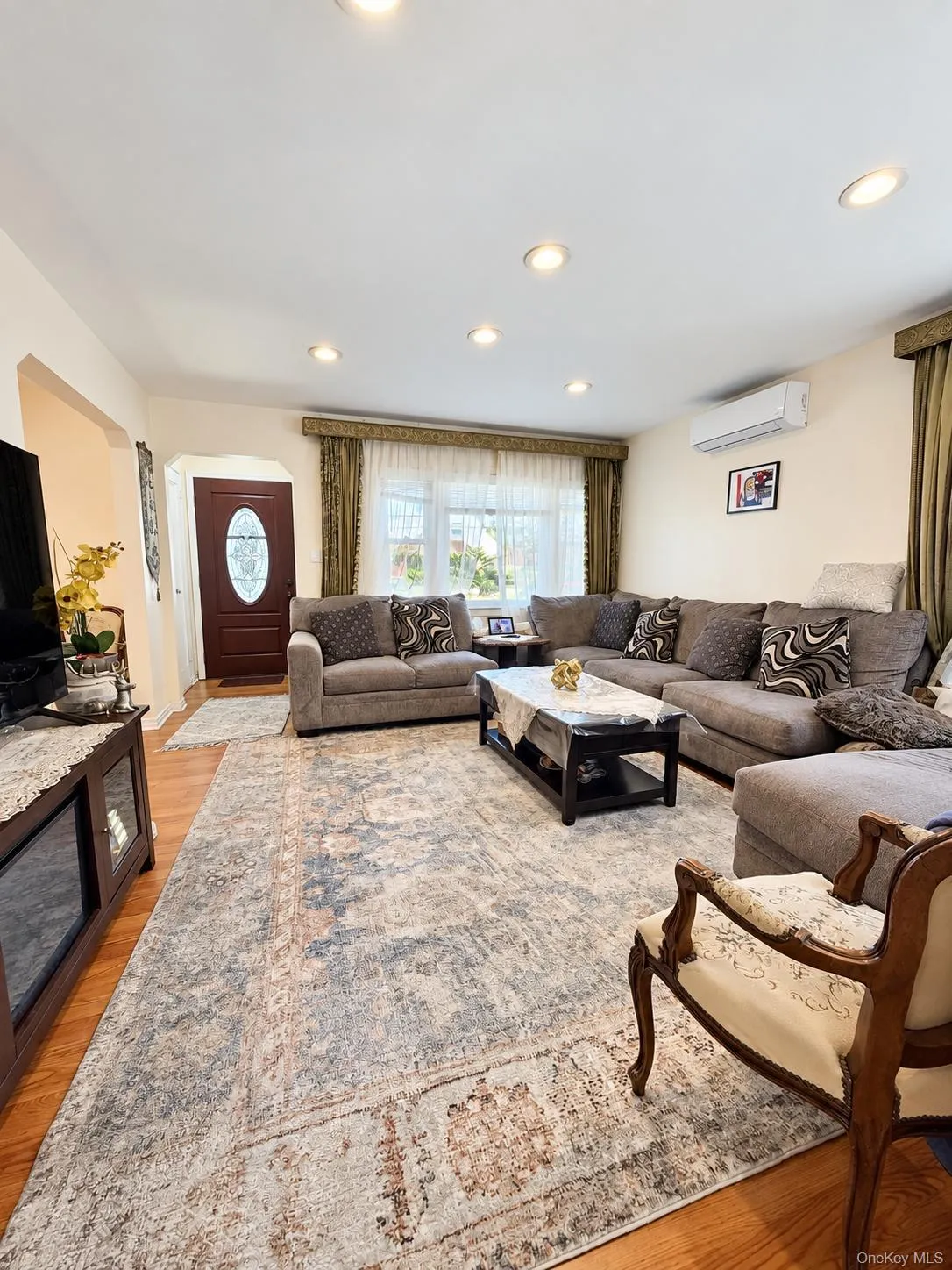 1312 Park Avenue, Hempstead, NY, 3 Bedrooms Bedrooms, 7 Rooms Rooms,1 BathroomBathrooms,Residential,For Rent,Park,0,1054686 1312 Park Avenue, Hempstead, NY, 3 Bedrooms Bedrooms, 7 Rooms Rooms,1 BathroomBathrooms,Residential,For Rent,Park,0,1054686