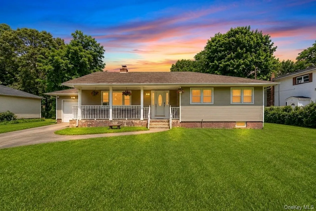 617 Granny, Brookhaven, NY, 3 Bedrooms Bedrooms, 7 Rooms Rooms,2 BathroomsBathrooms,Residential,For Rent,Granny,0,1054687 617 Granny, Brookhaven, NY, 3 Bedrooms Bedrooms, 7 Rooms Rooms,2 BathroomsBathrooms,Residential,For Rent,Granny,0,1054687