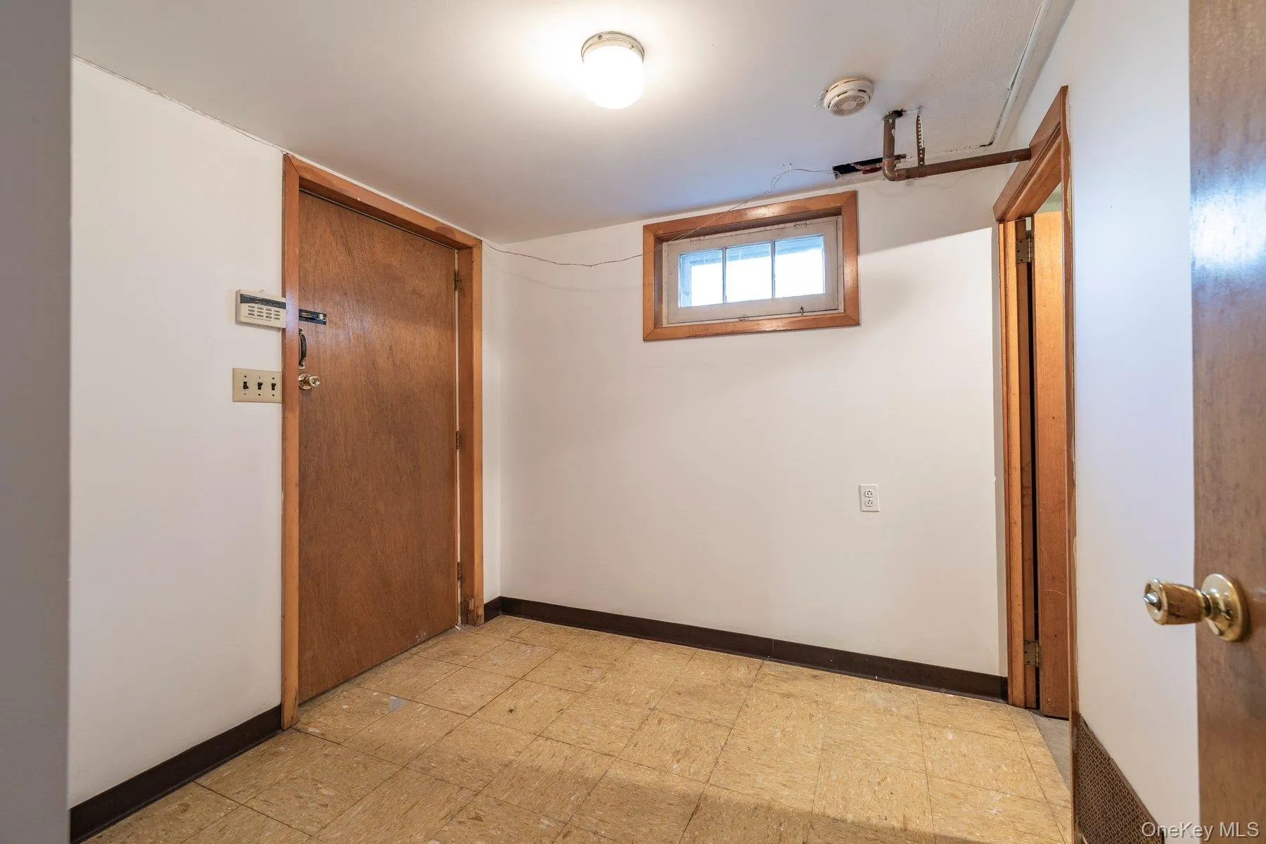 175 Carpenter Street, Hempstead, NY, 4 Bedrooms Bedrooms, 6 Rooms Rooms,1 BathroomBathrooms,Residential,For Rent,Carpenter,0,1054694 175 Carpenter Street, Hempstead, NY, 4 Bedrooms Bedrooms, 6 Rooms Rooms,1 BathroomBathrooms,Residential,For Rent,Carpenter,0,1054694