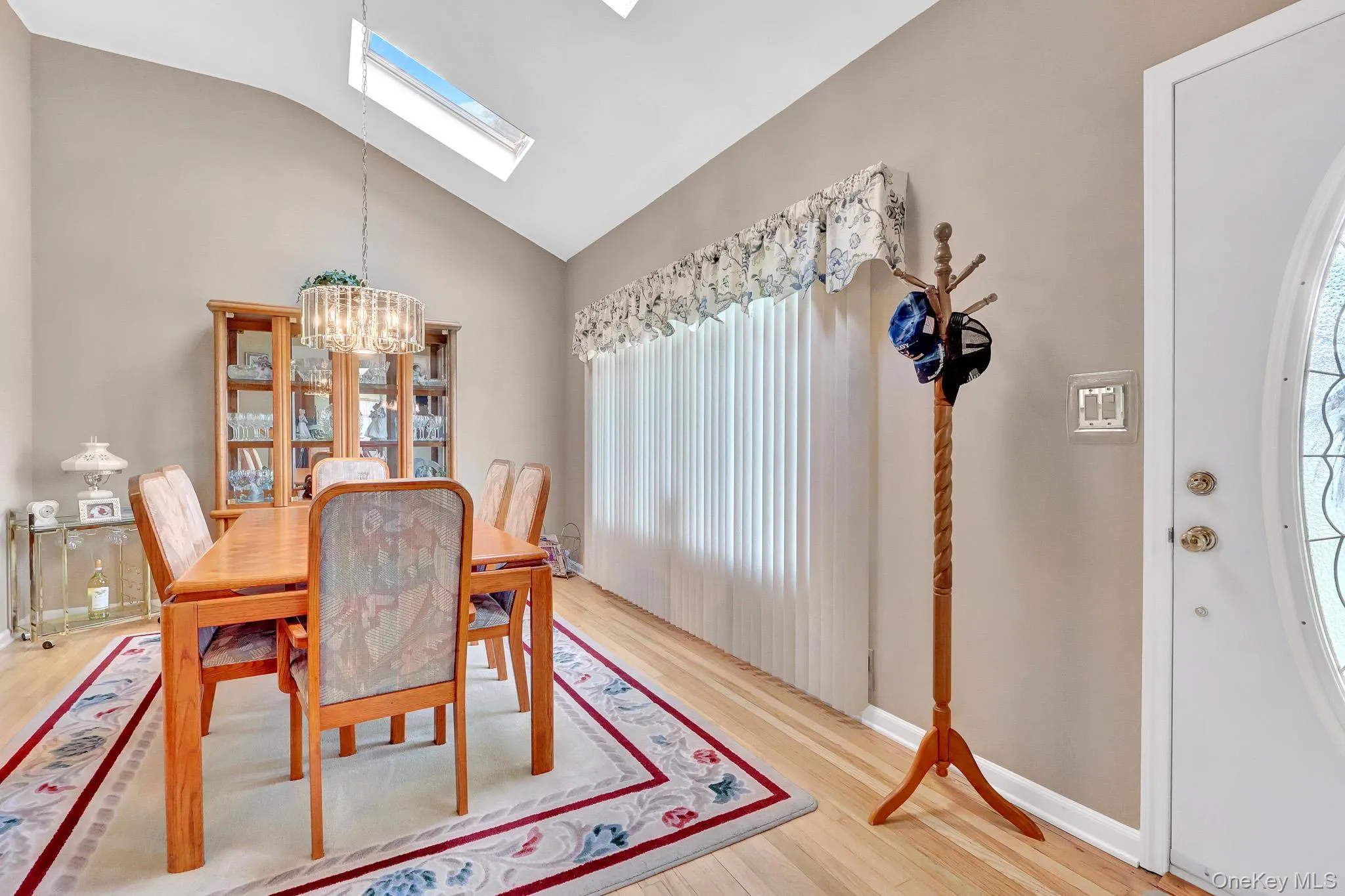 820 Hamilton Avenue, Babylon, NY, 3 Bedrooms Bedrooms, 6 Rooms Rooms,1 BathroomBathrooms,Residential,For Rent,Hamilton,0,1054695 820 Hamilton Avenue, Babylon, NY, 3 Bedrooms Bedrooms, 6 Rooms Rooms,1 BathroomBathrooms,Residential,For Rent,Hamilton,0,1054695